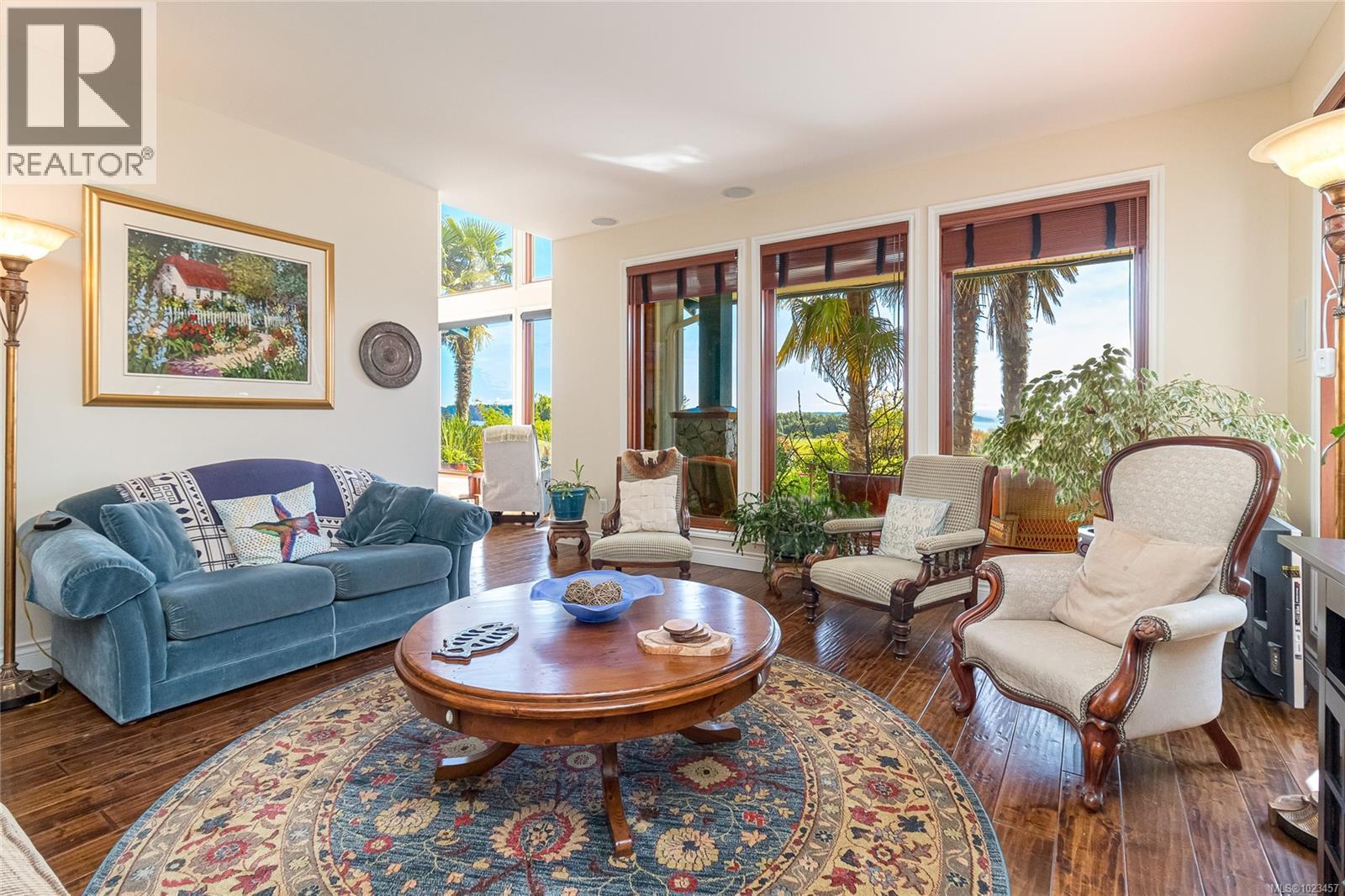 7014 Beach View Crt, Central Saanich