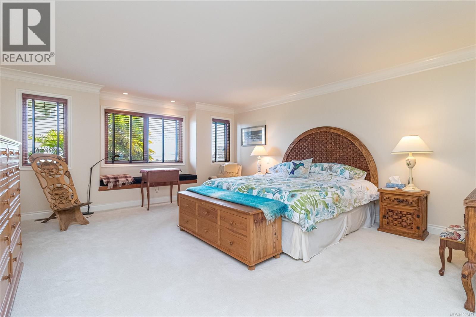 7014 Beach View Crt, Central Saanich