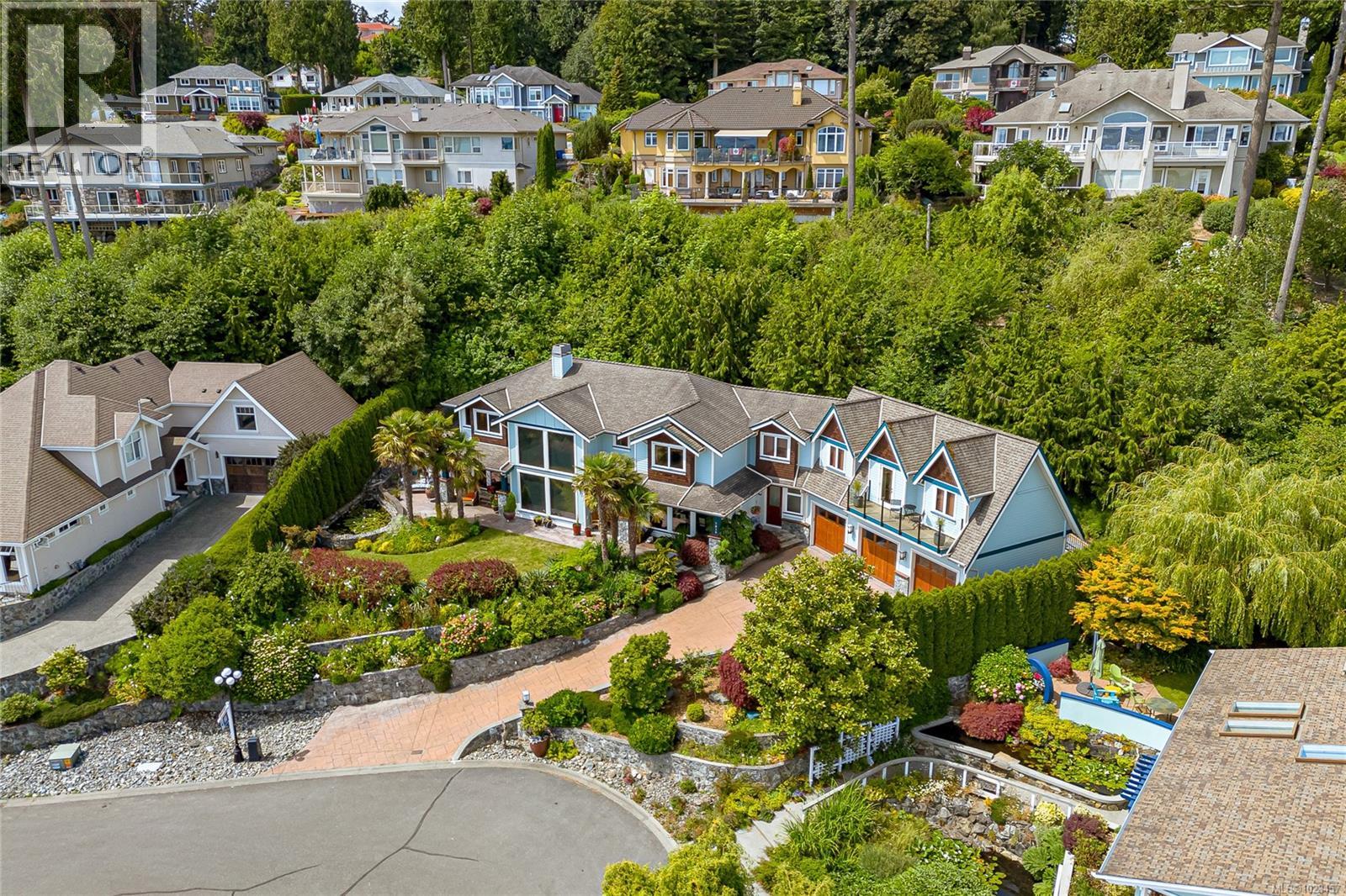 7014 Beach View Crt, Central Saanich