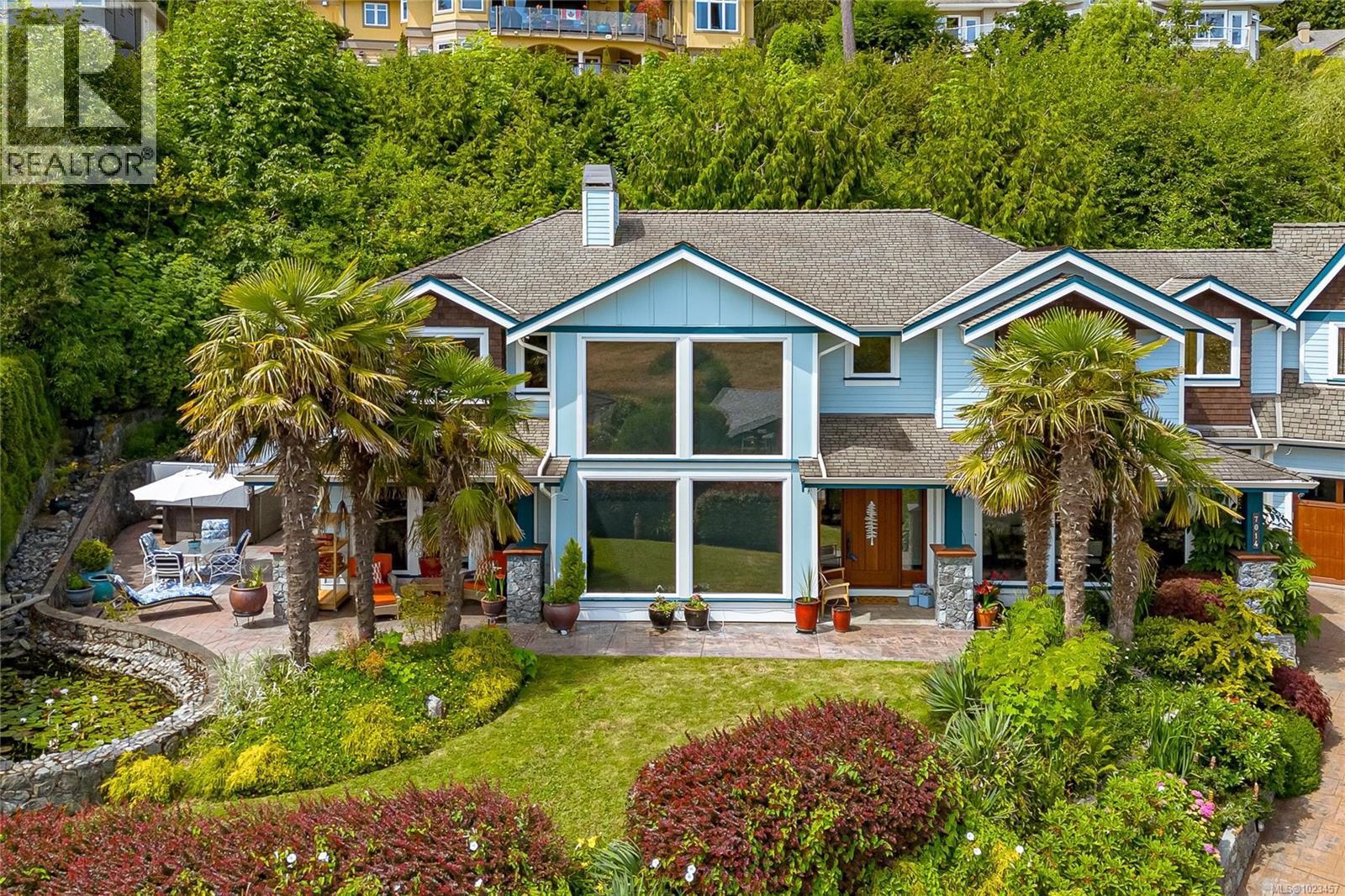 7014 Beach View Crt, Central Saanich