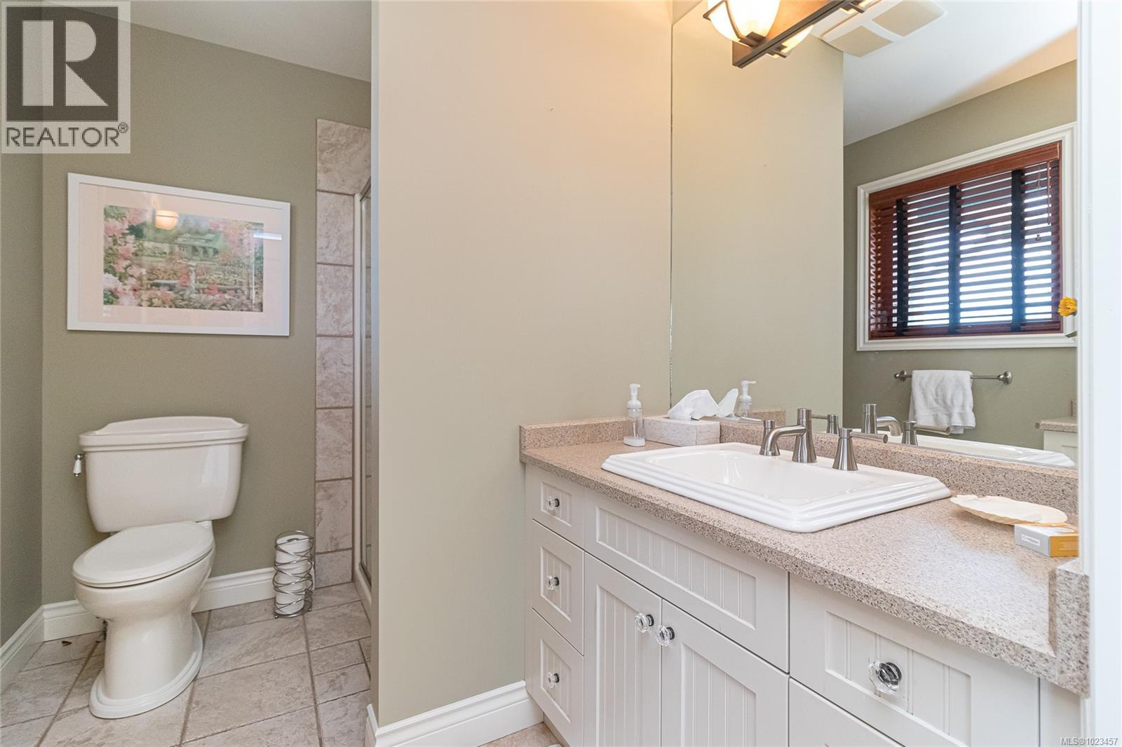 7014 Beach View Crt, Central Saanich