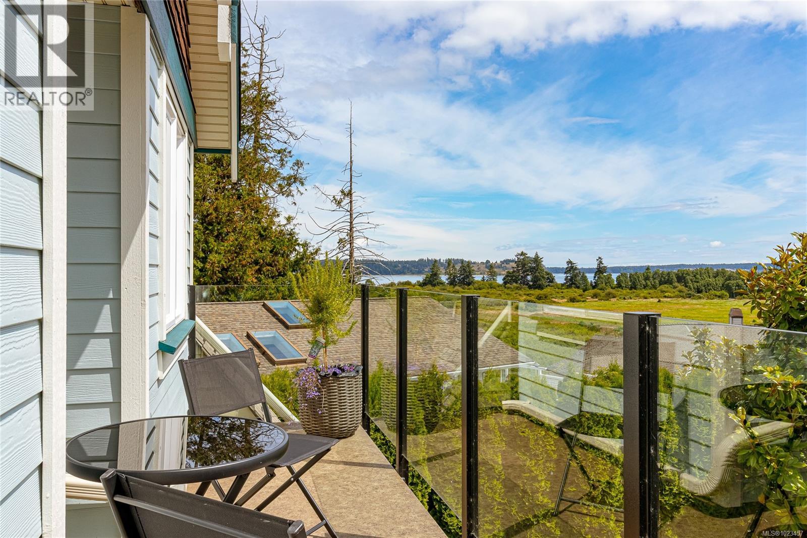 7014 Beach View Crt, Central Saanich