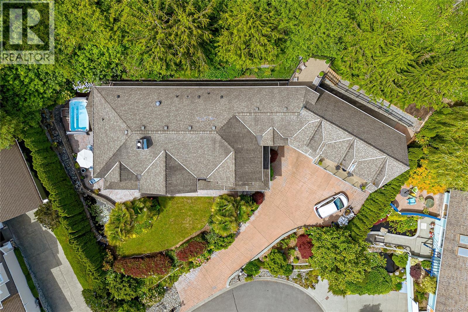7014 Beach View Crt, Central Saanich