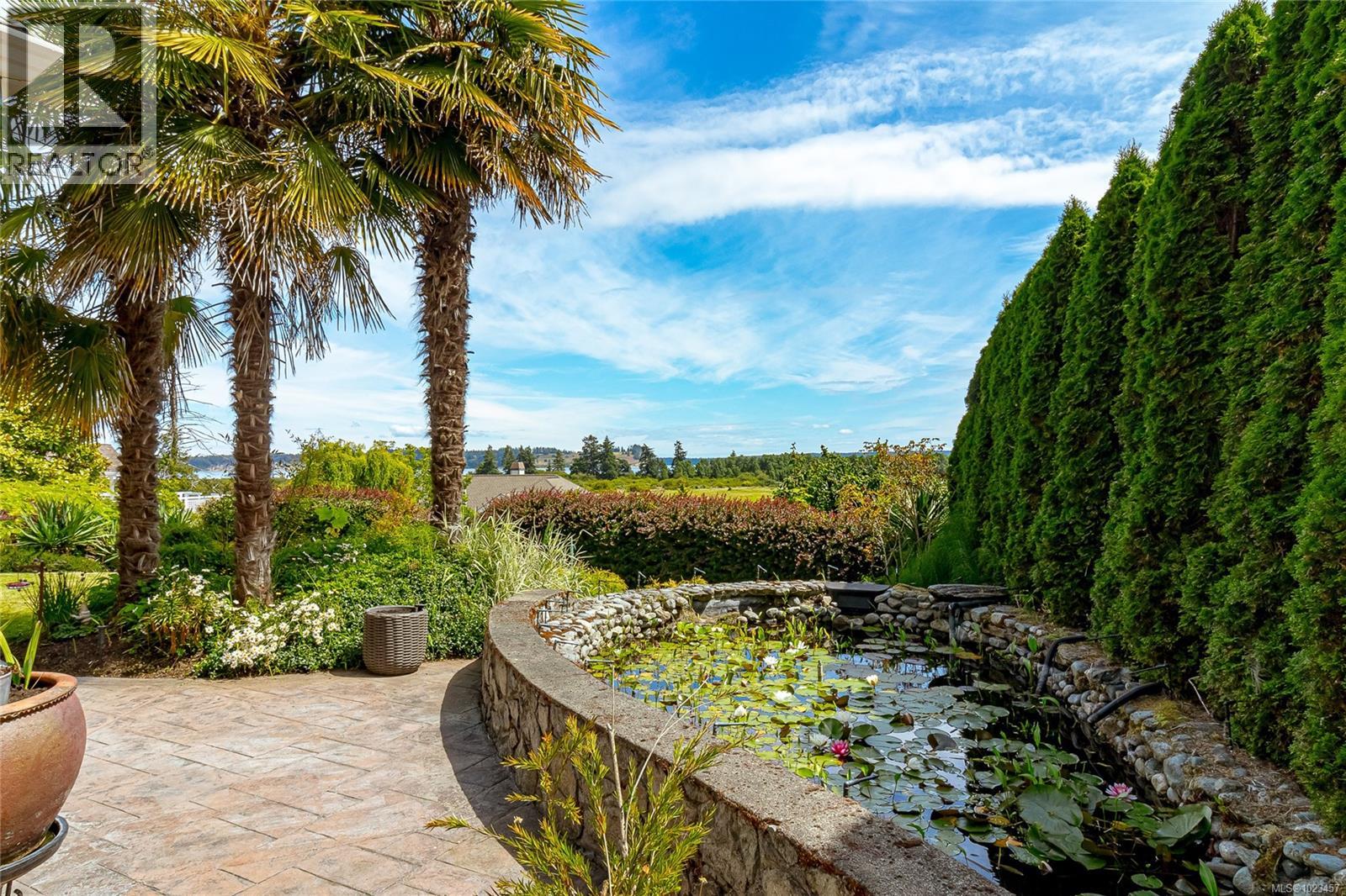 7014 Beach View Crt, Central Saanich