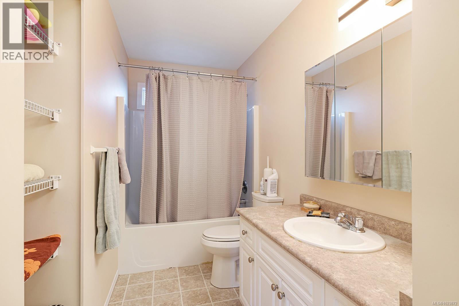 1270 Beckton Dr, Comox