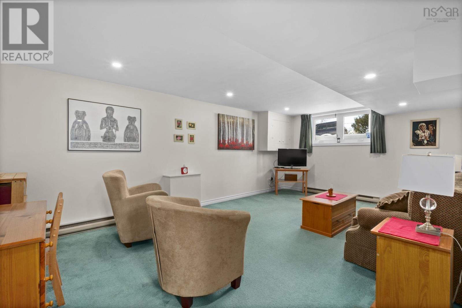 Property 27 of 52 of 16 Canary Crescent