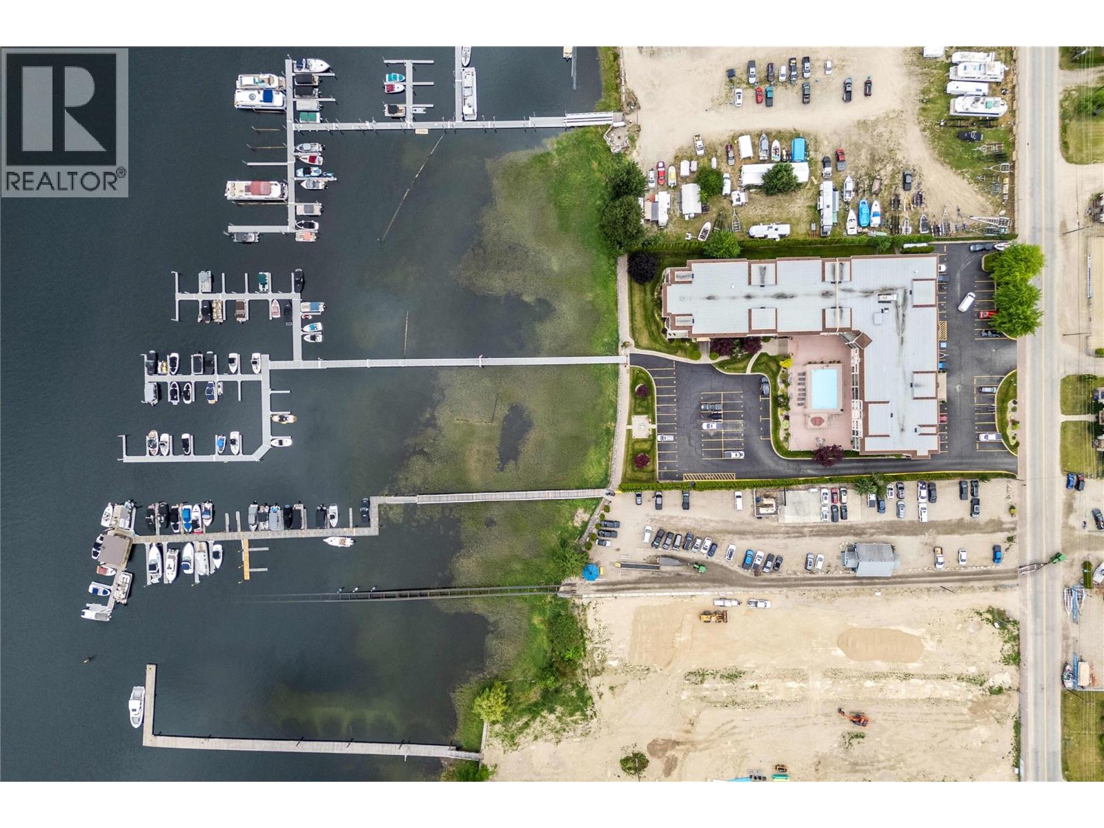 1002 Riverside Avenue Unit# 206, Sicamous