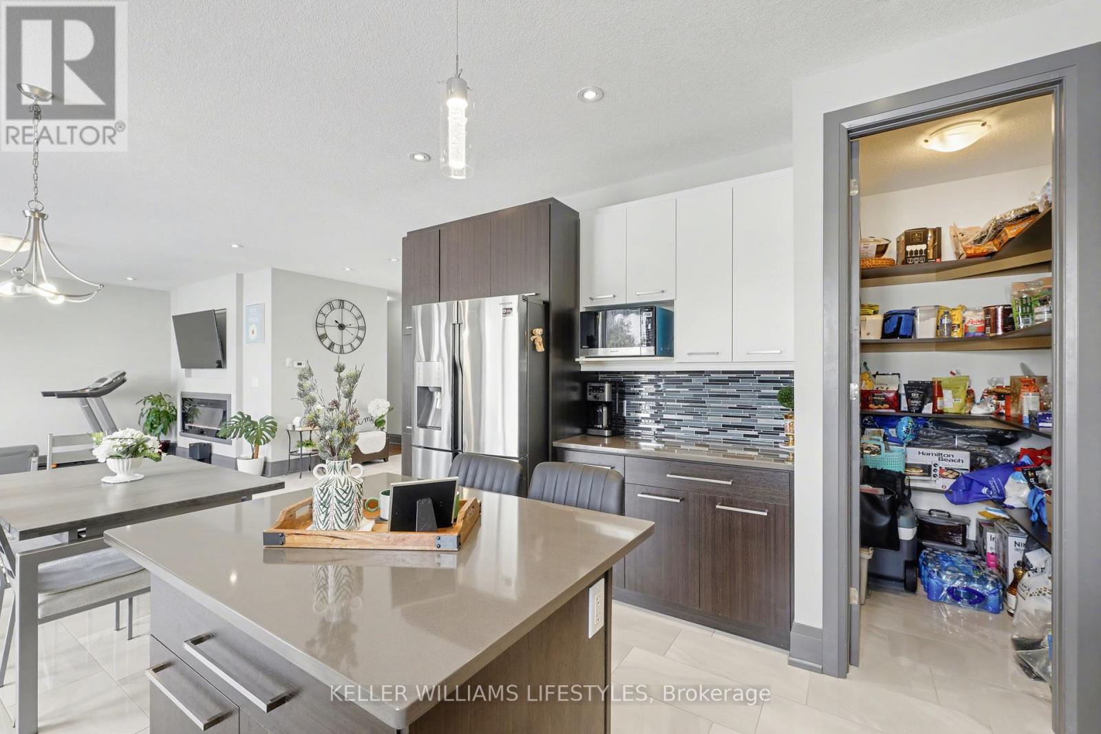 189 LEITCH STREET Property Photo