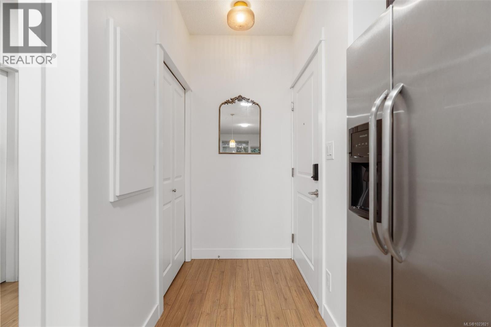 #216 938 DUNFORD AVE - 11