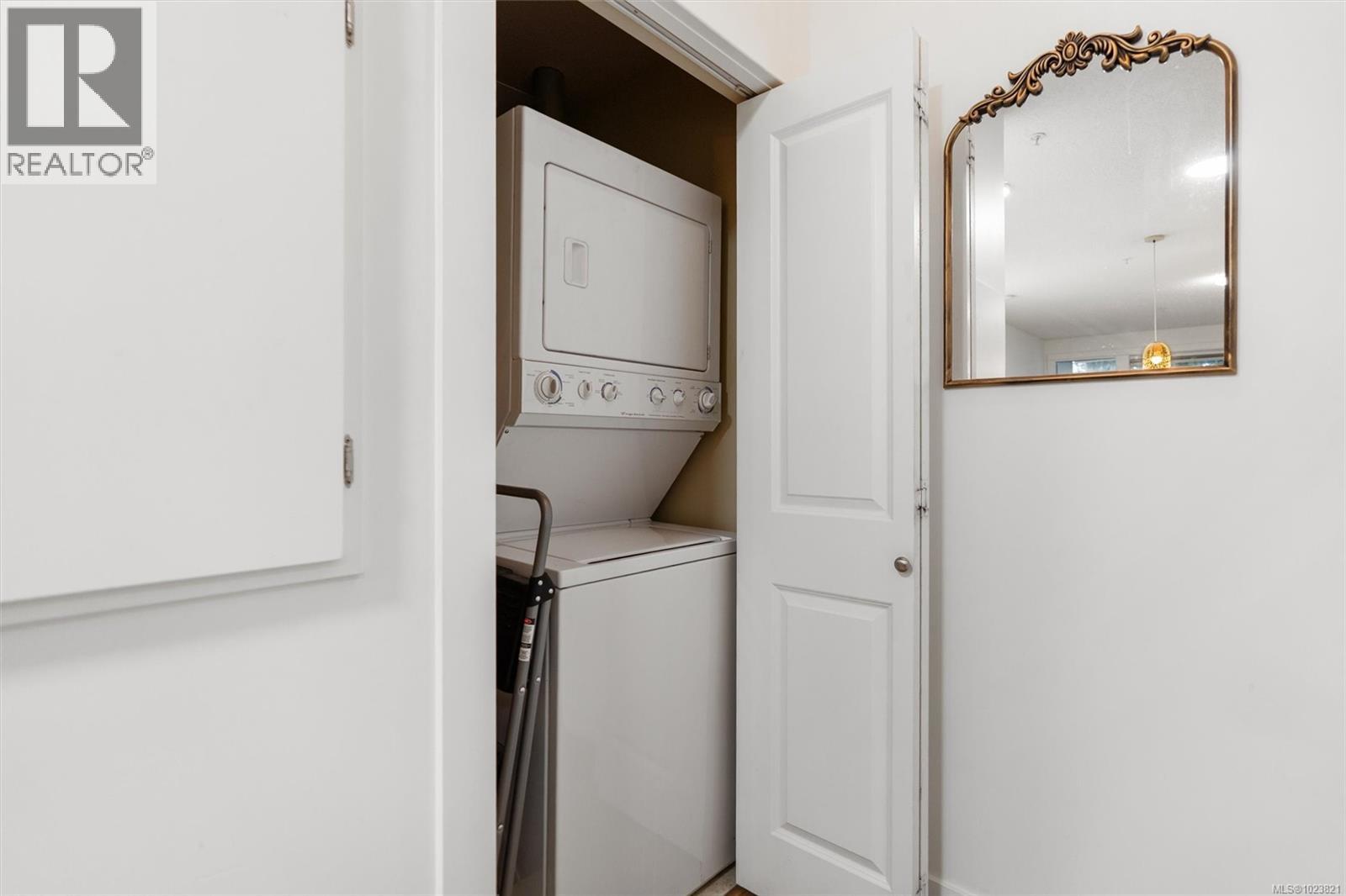 #216 938 DUNFORD AVE - 19