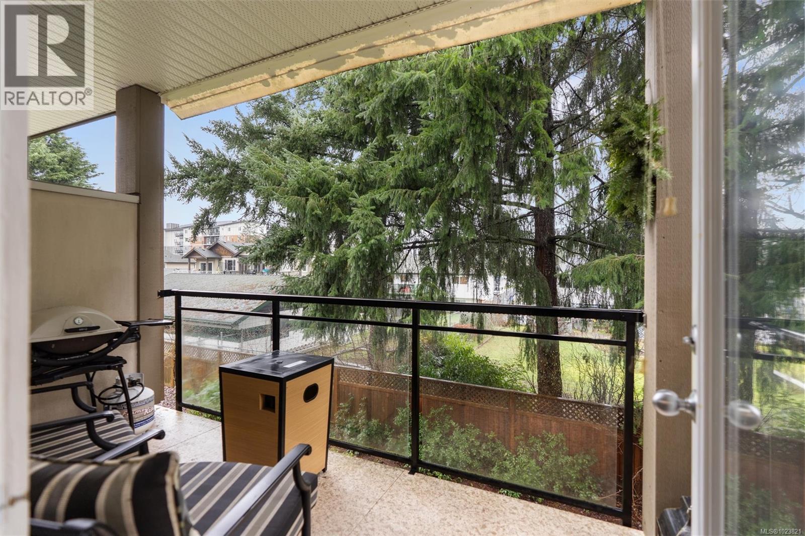 #216 938 DUNFORD AVE - 20