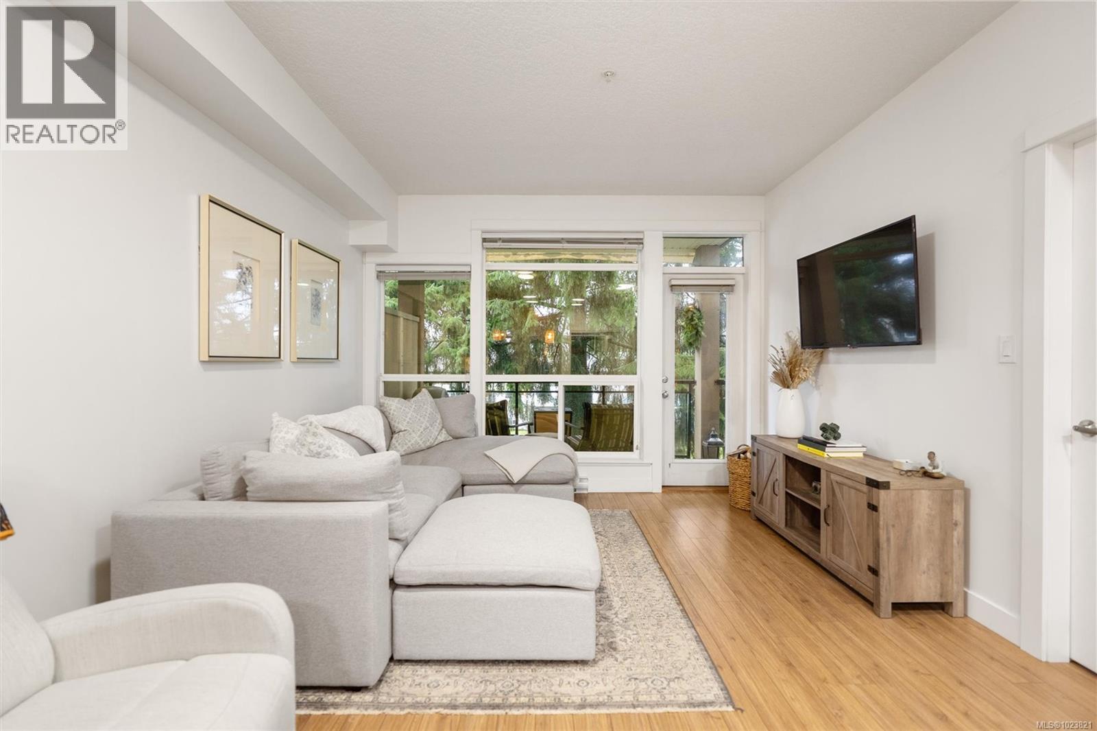 #216 938 DUNFORD AVE - 9