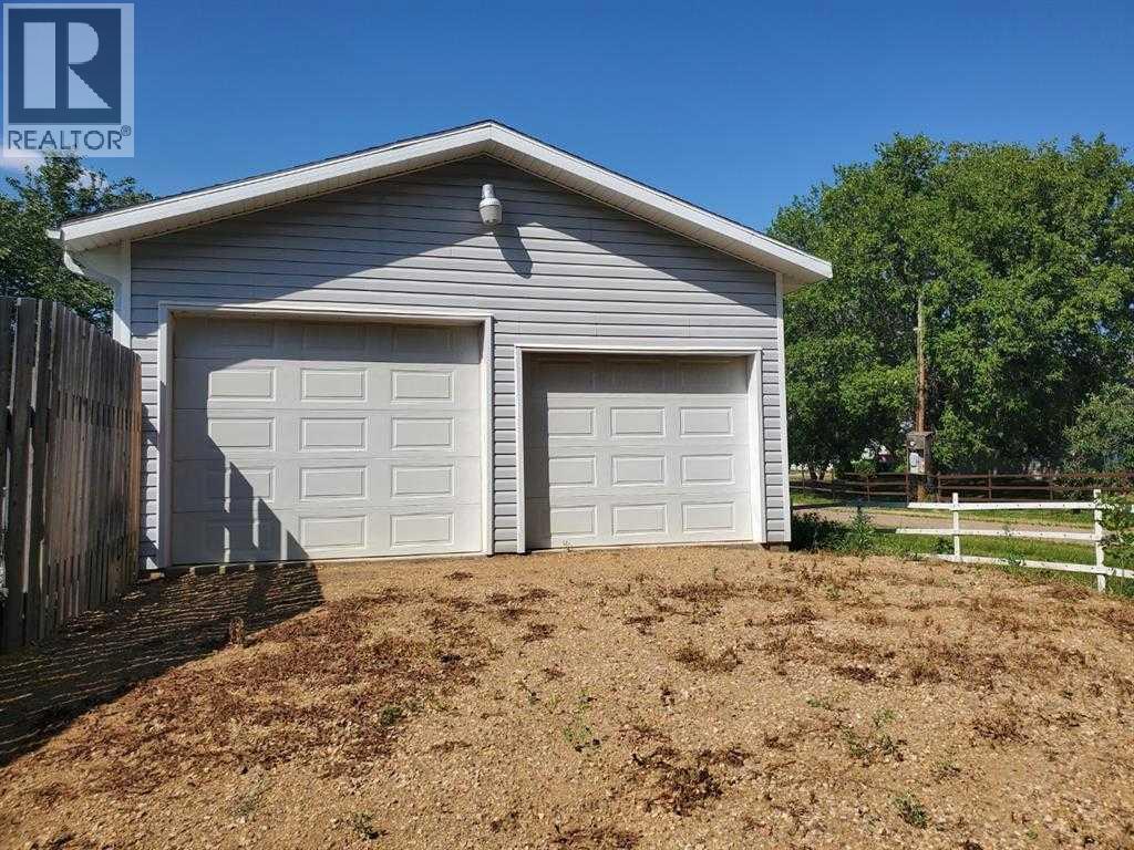 9805 100 Avenue, Plamondon