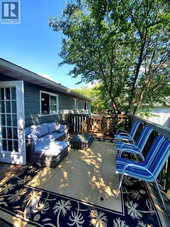 9805 100 Avenue, Plamondon