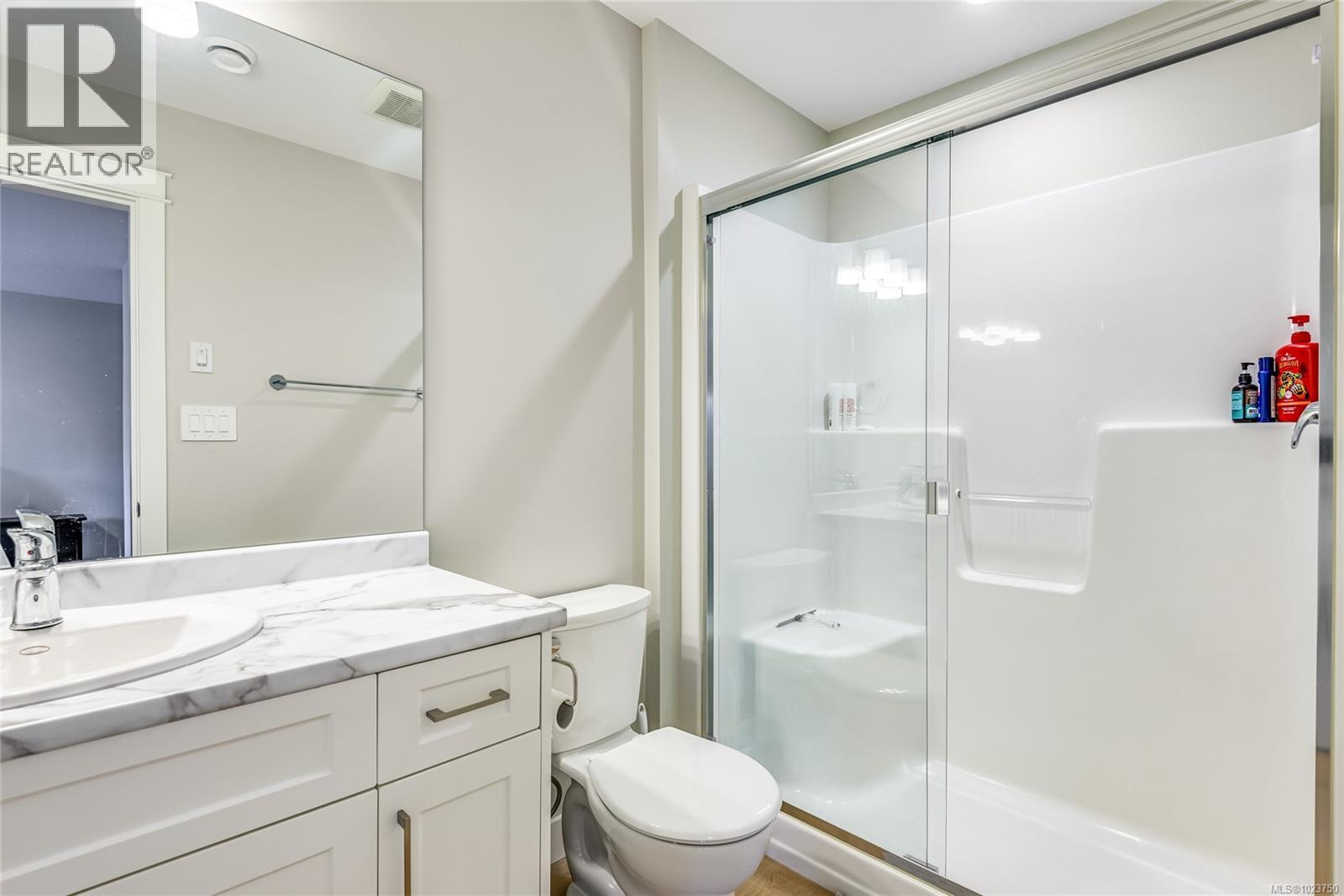 B 242 Petersen Rd, Campbell River