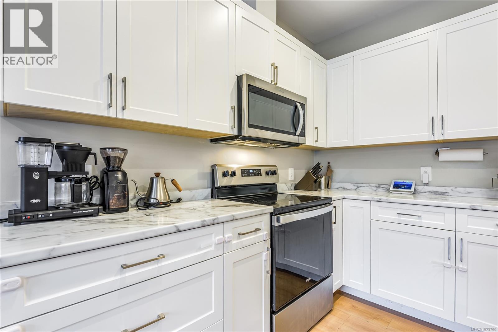 B 242 Petersen Rd, Campbell River