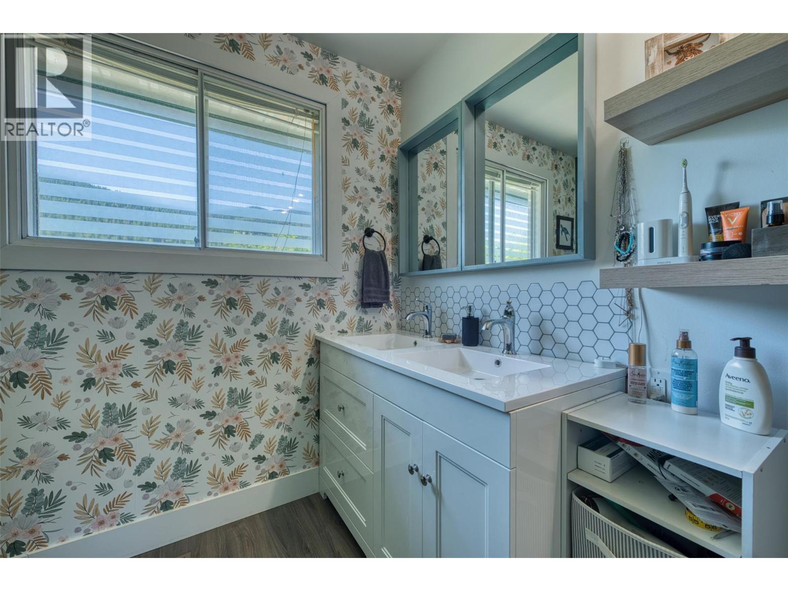 5783 Ponderosa Road, Falkland