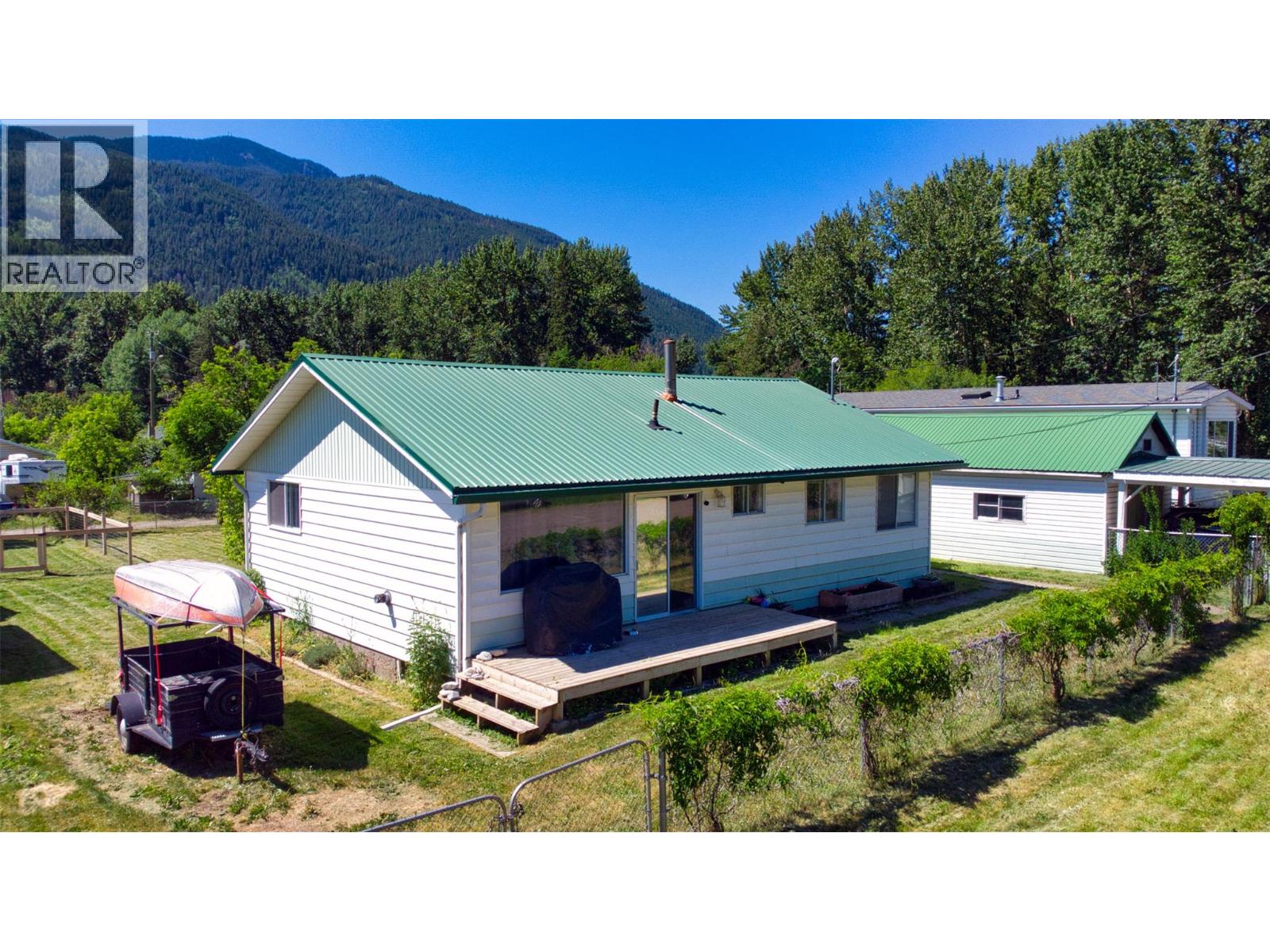 5783 Ponderosa Road, Falkland