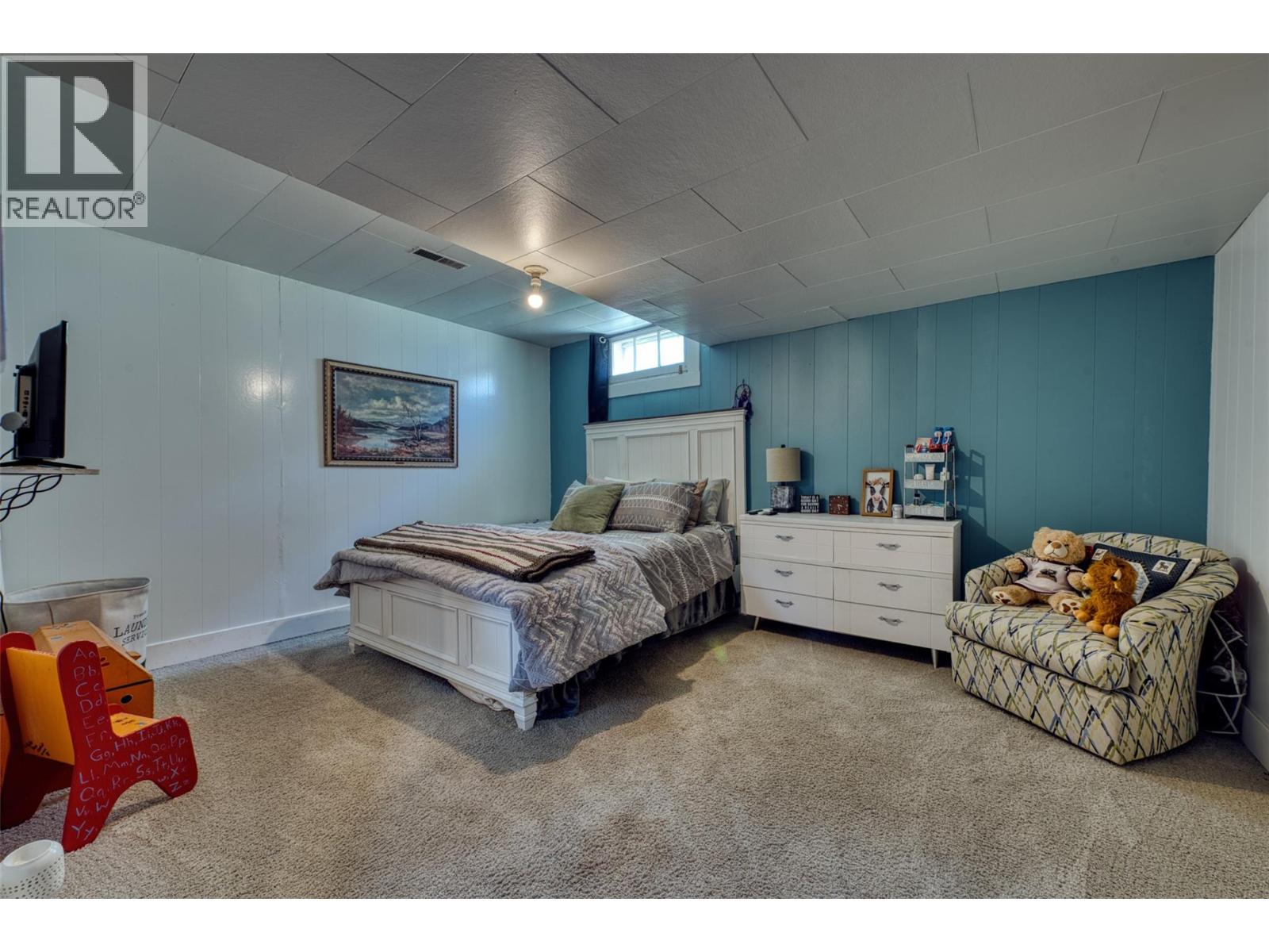 5783 Ponderosa Road, Falkland