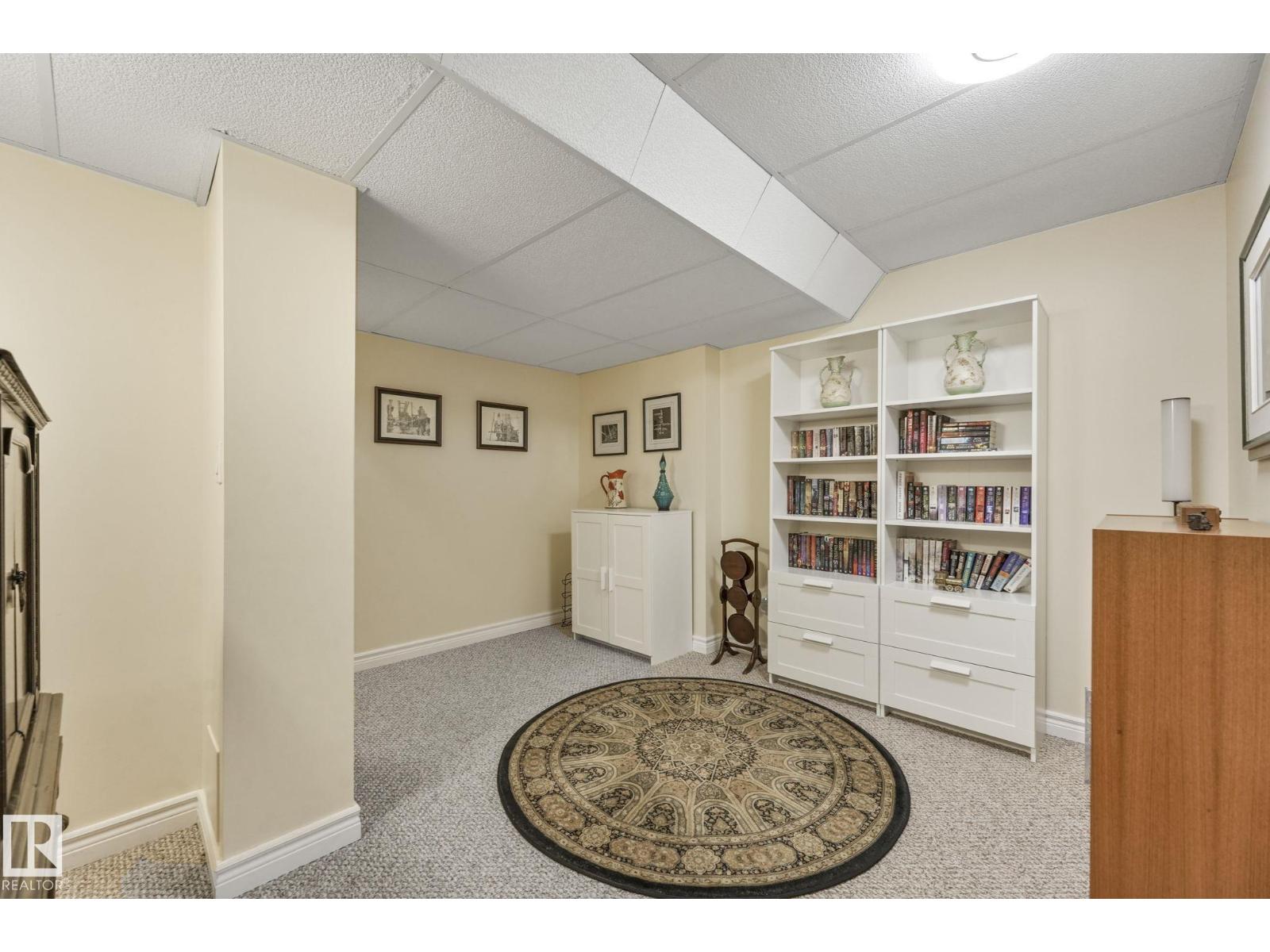 168 KINGSWOOD BV, St. Albert