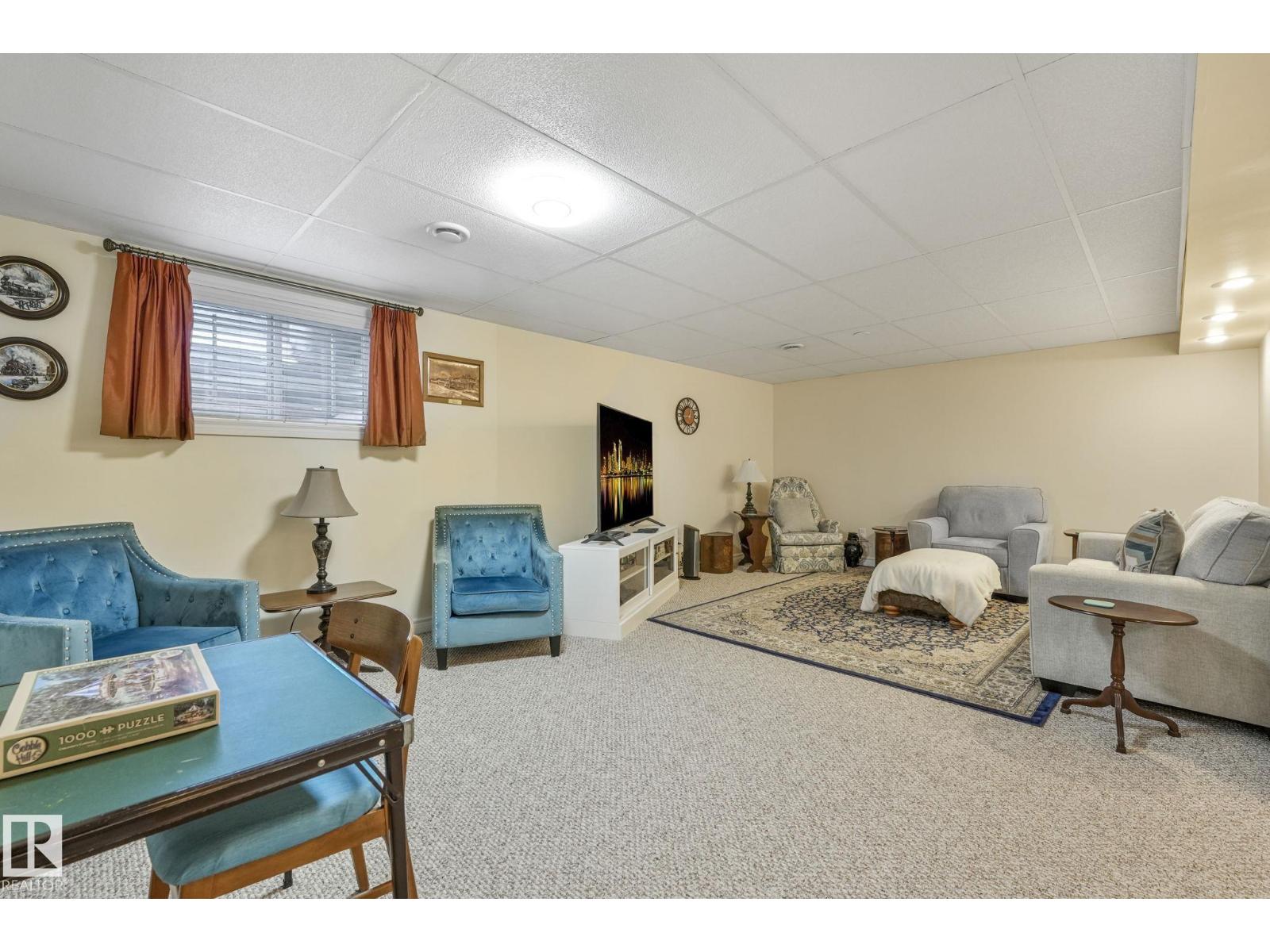 168 KINGSWOOD BV, St. Albert