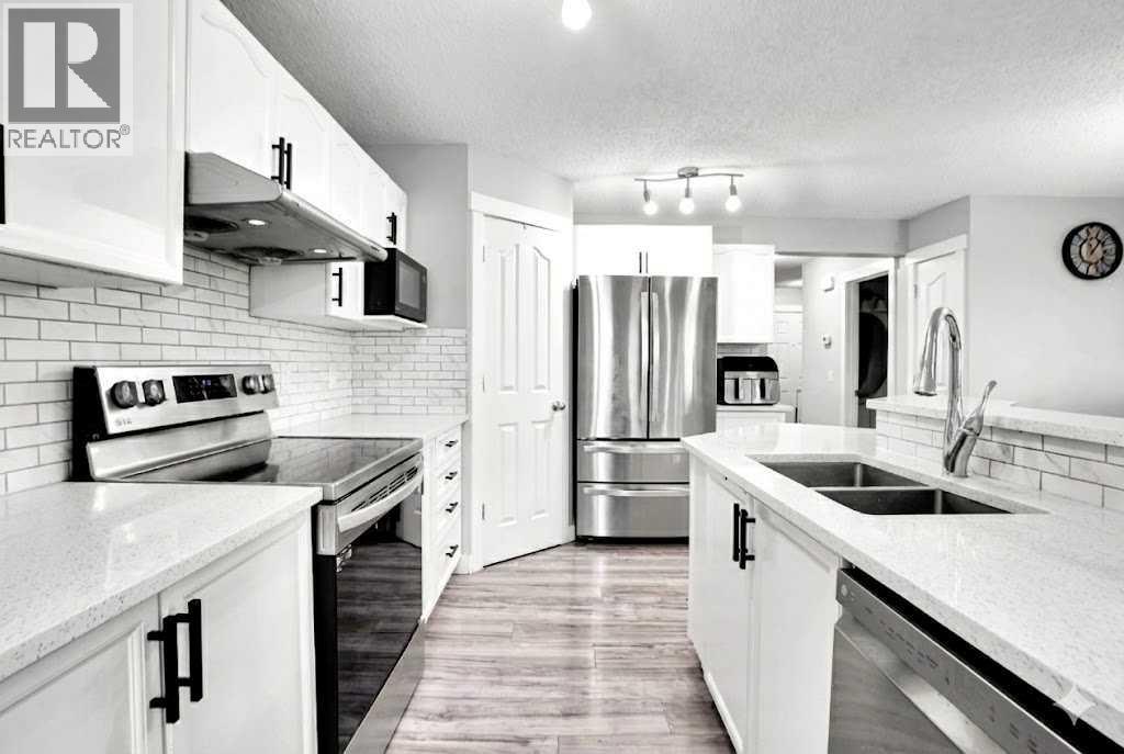 Single Family House for Sale in  Saddlebrook Drive NE Saddle Ridge Calgary 