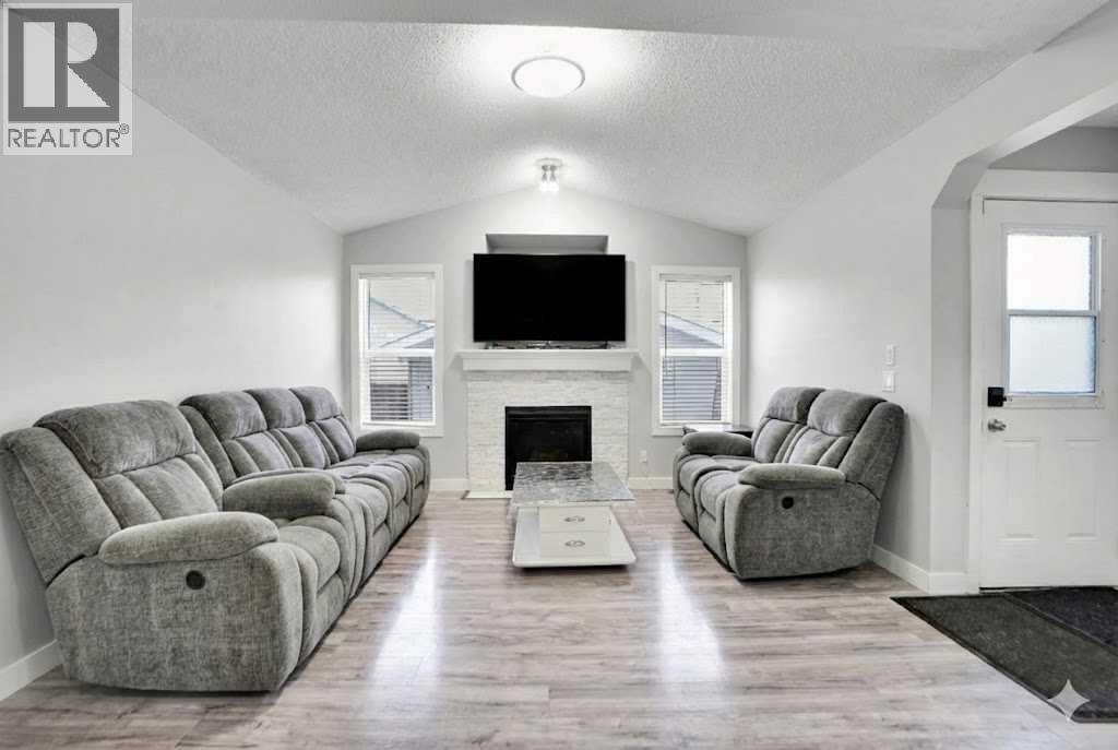 Single Family House for Sale in  Saddlebrook Drive NE Saddle Ridge Calgary 