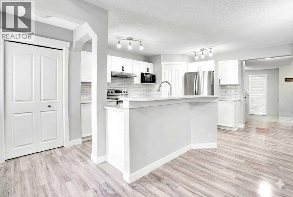 Single Family House for Sale in  Saddlebrook Drive NE Saddle Ridge Calgary 