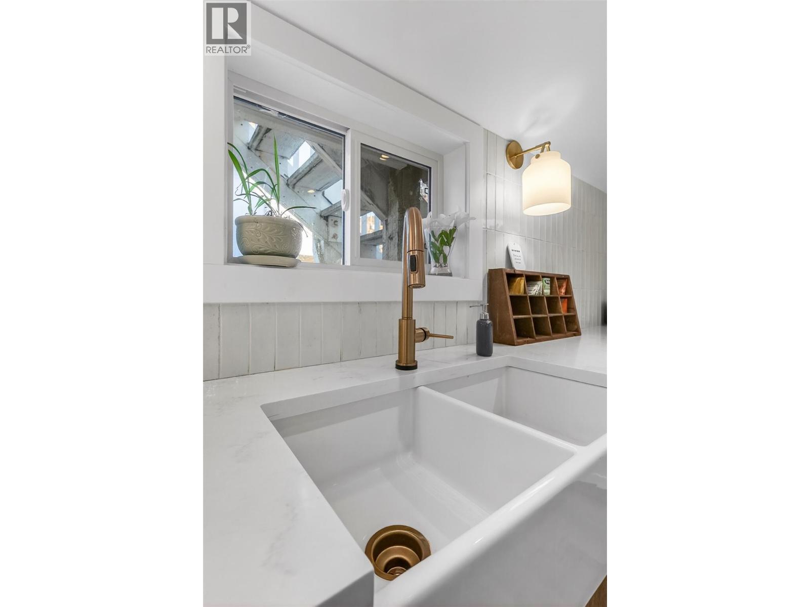 723 HENDRYX Street - 9