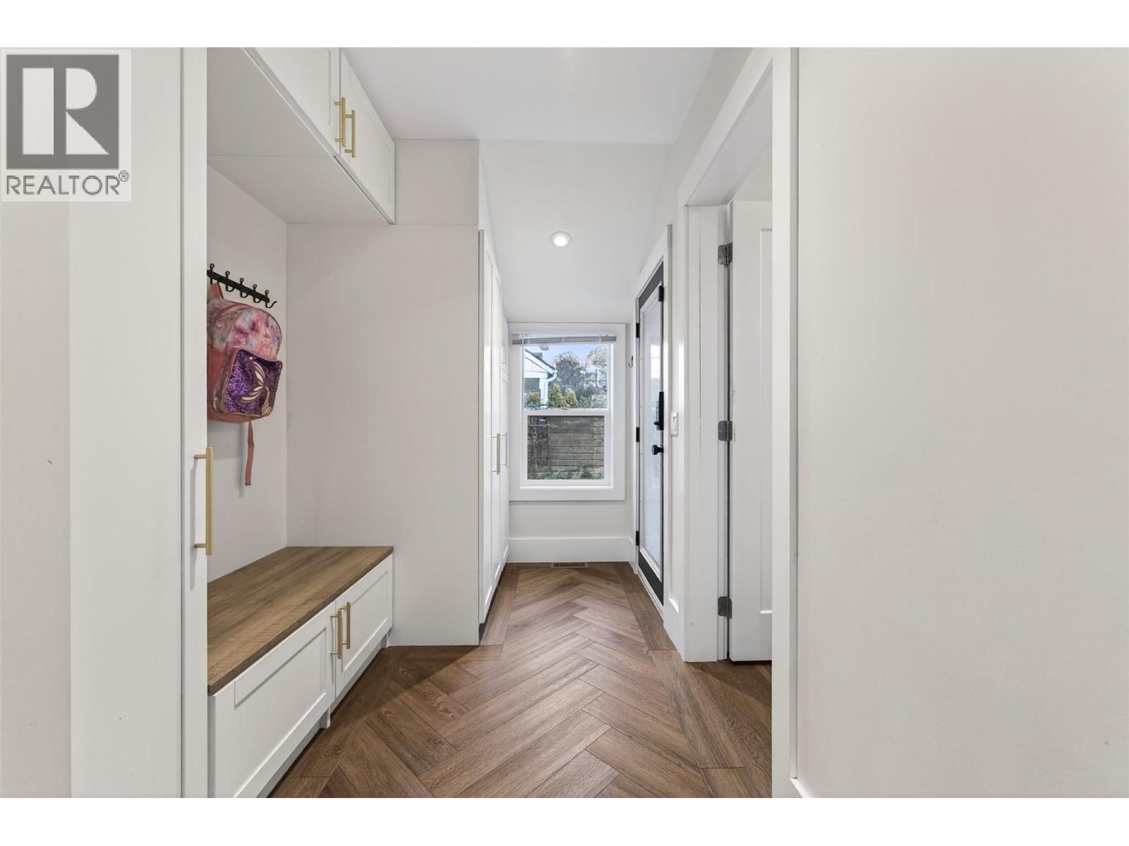 723 HENDRYX Street, Nelson