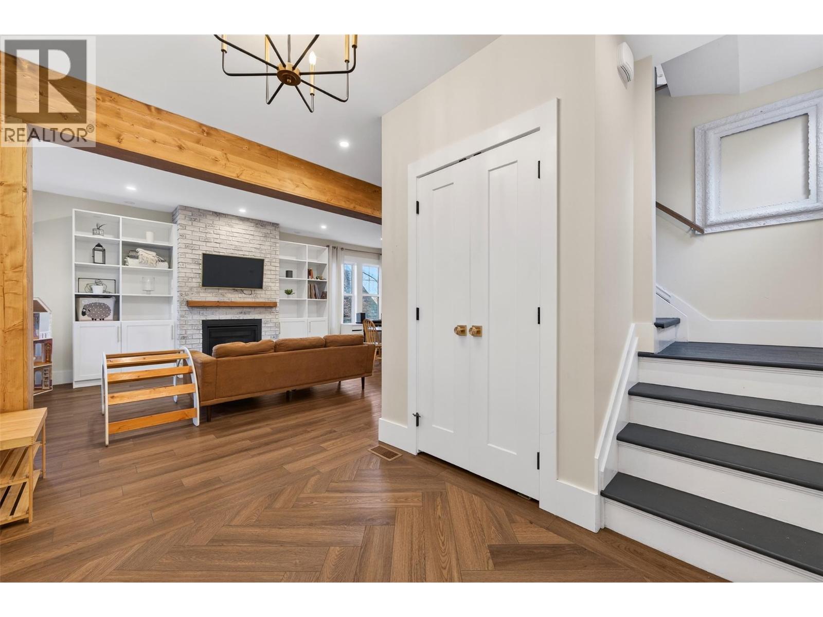 723 HENDRYX Street, Nelson