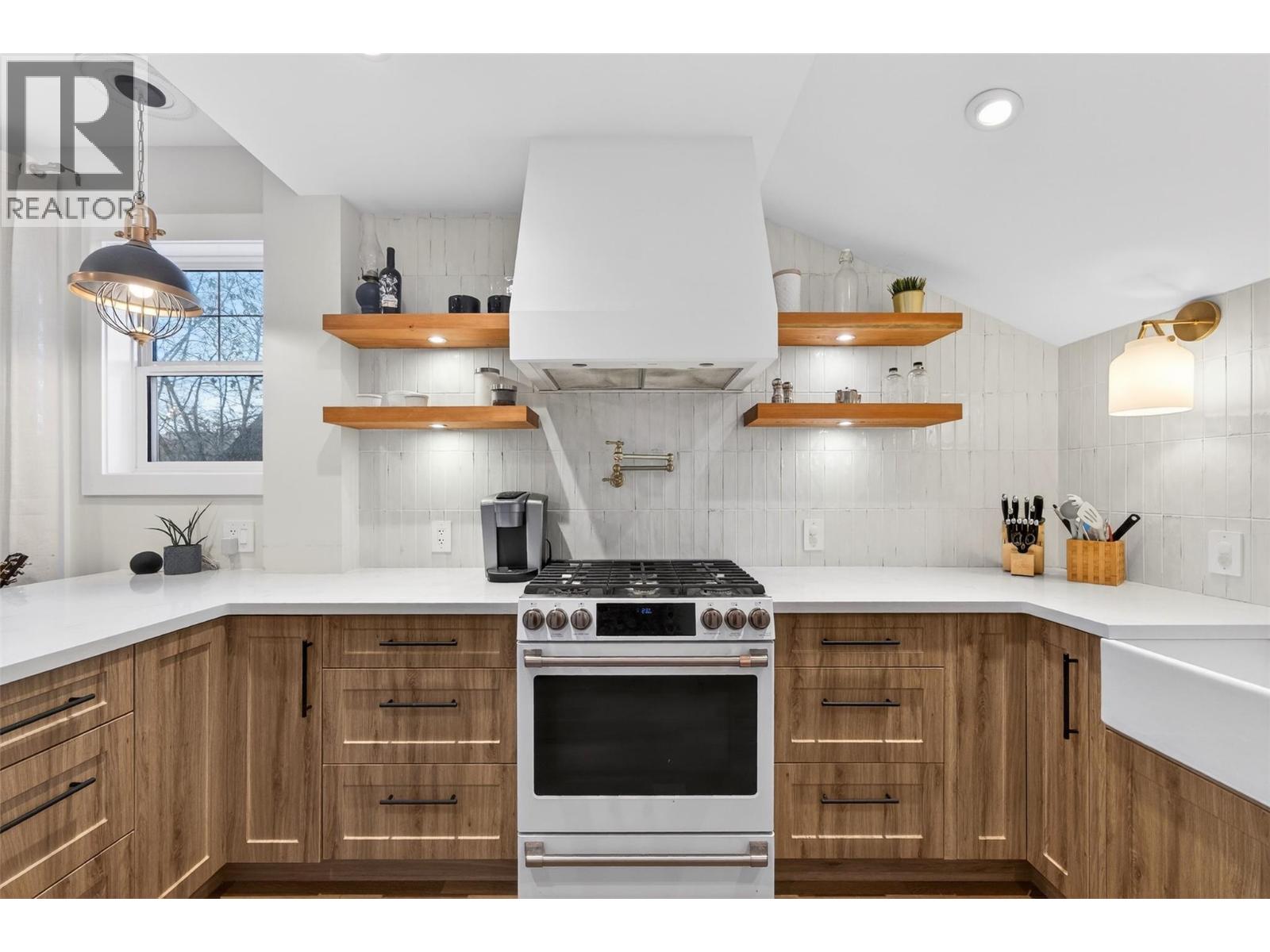 723 HENDRYX Street - 5