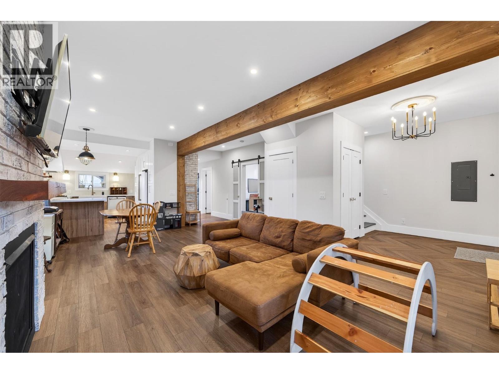 723 HENDRYX Street, Nelson