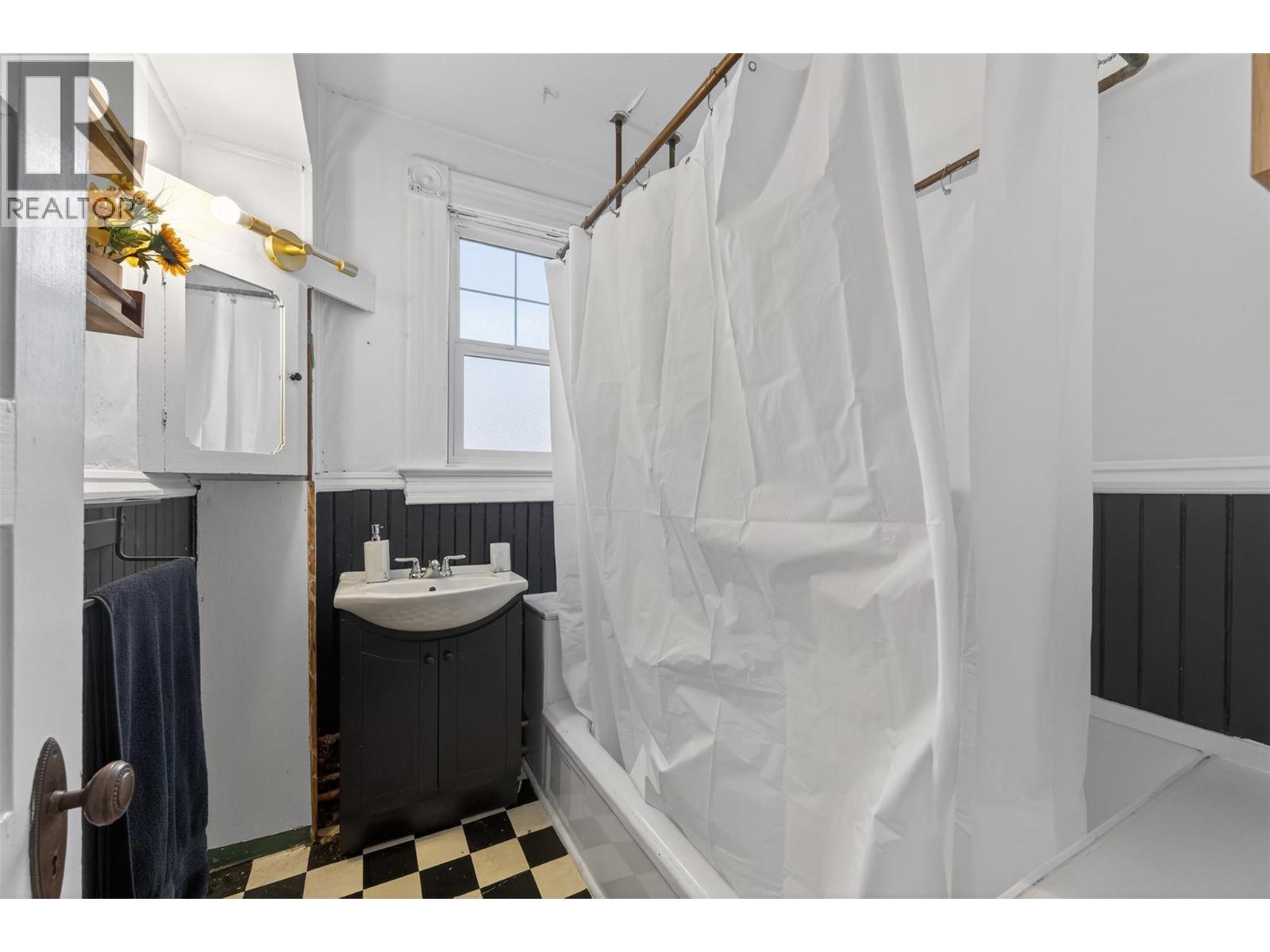 723 HENDRYX Street - 37