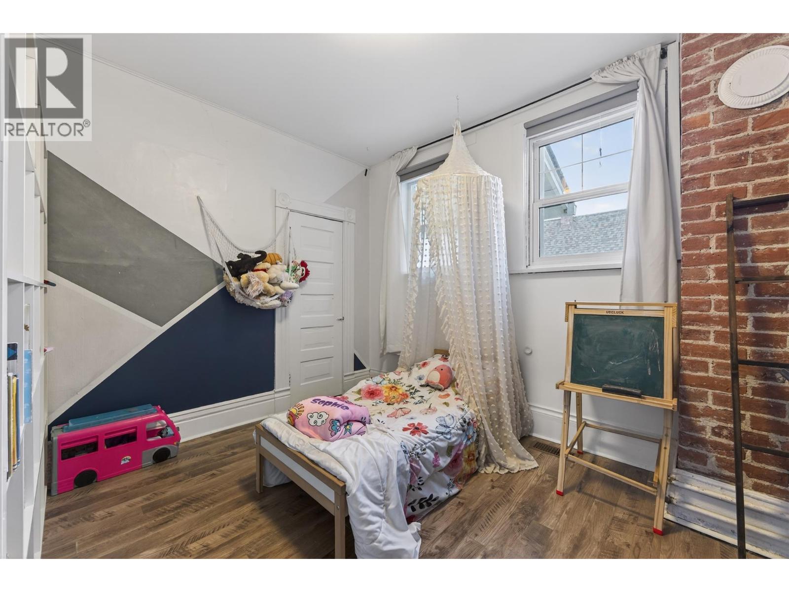 723 HENDRYX Street - 35