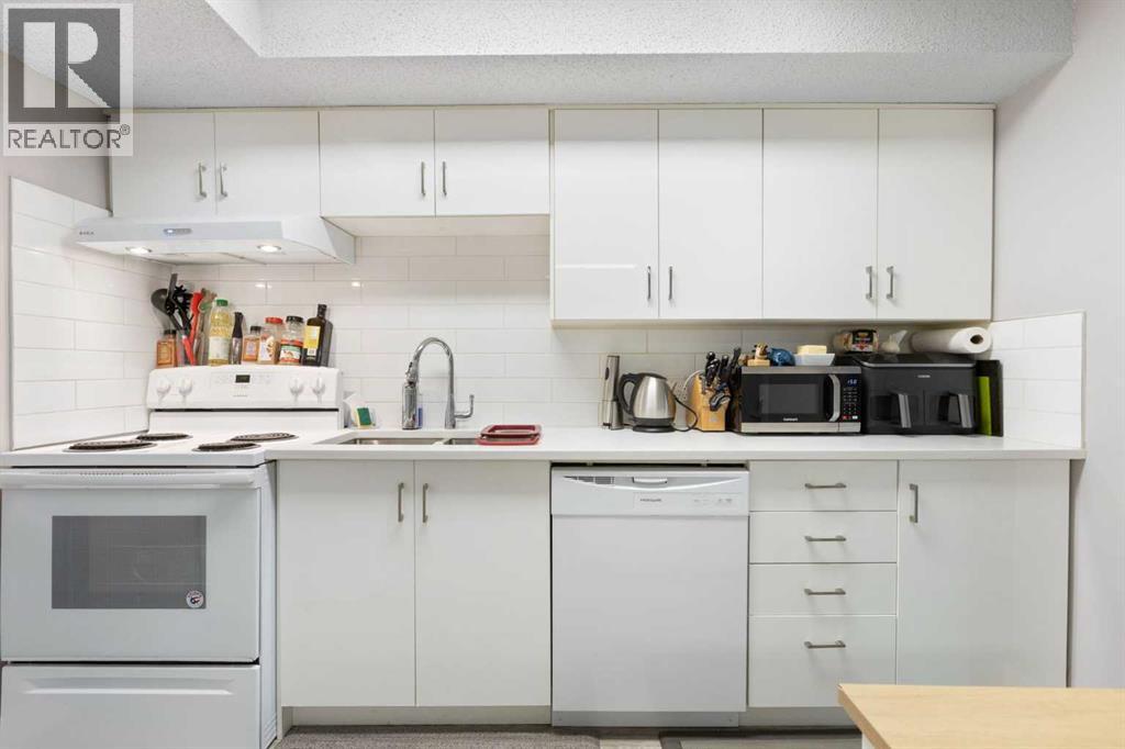 Multi-family House Bi-level for Sale in   Avenue SW South Calgary Calgary 