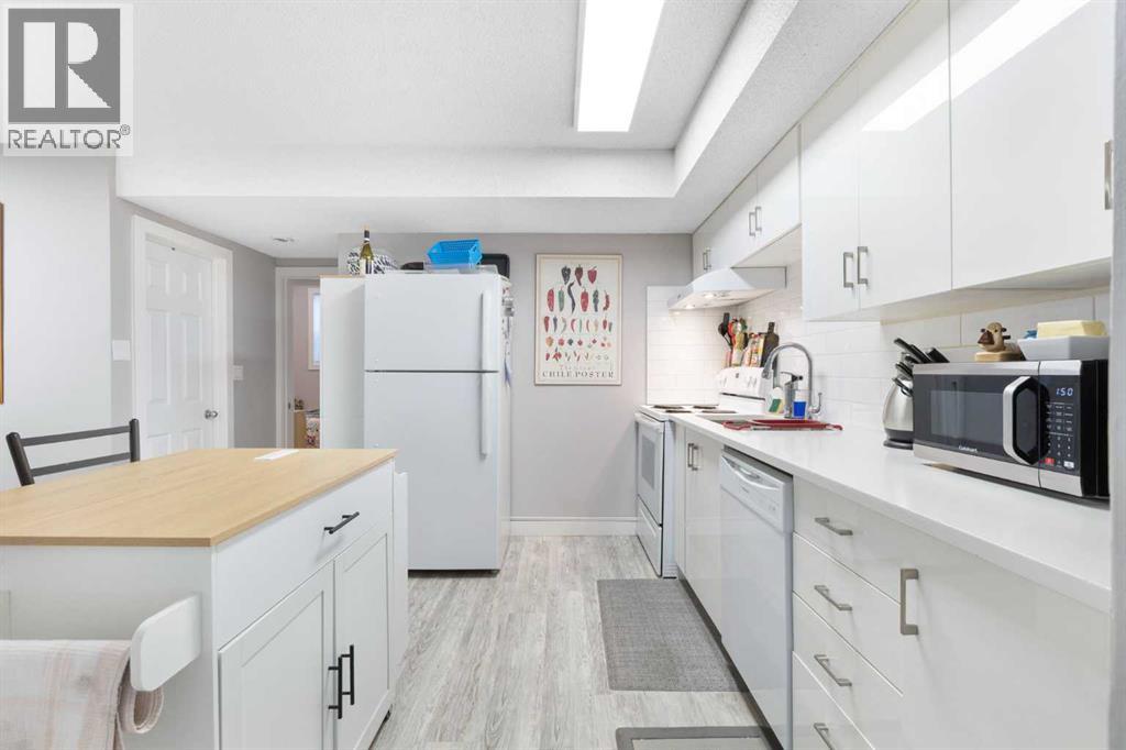 Multi-family House Bi-level for Sale in   Avenue SW South Calgary Calgary 