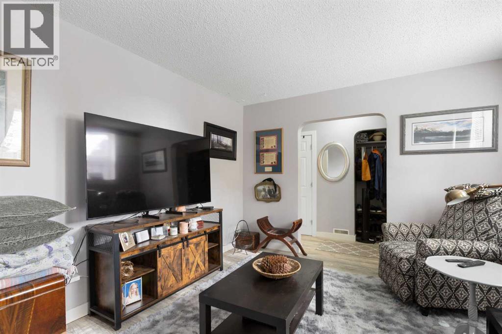 Multi-family House Bi-level for Sale in   Avenue SW South Calgary Calgary 