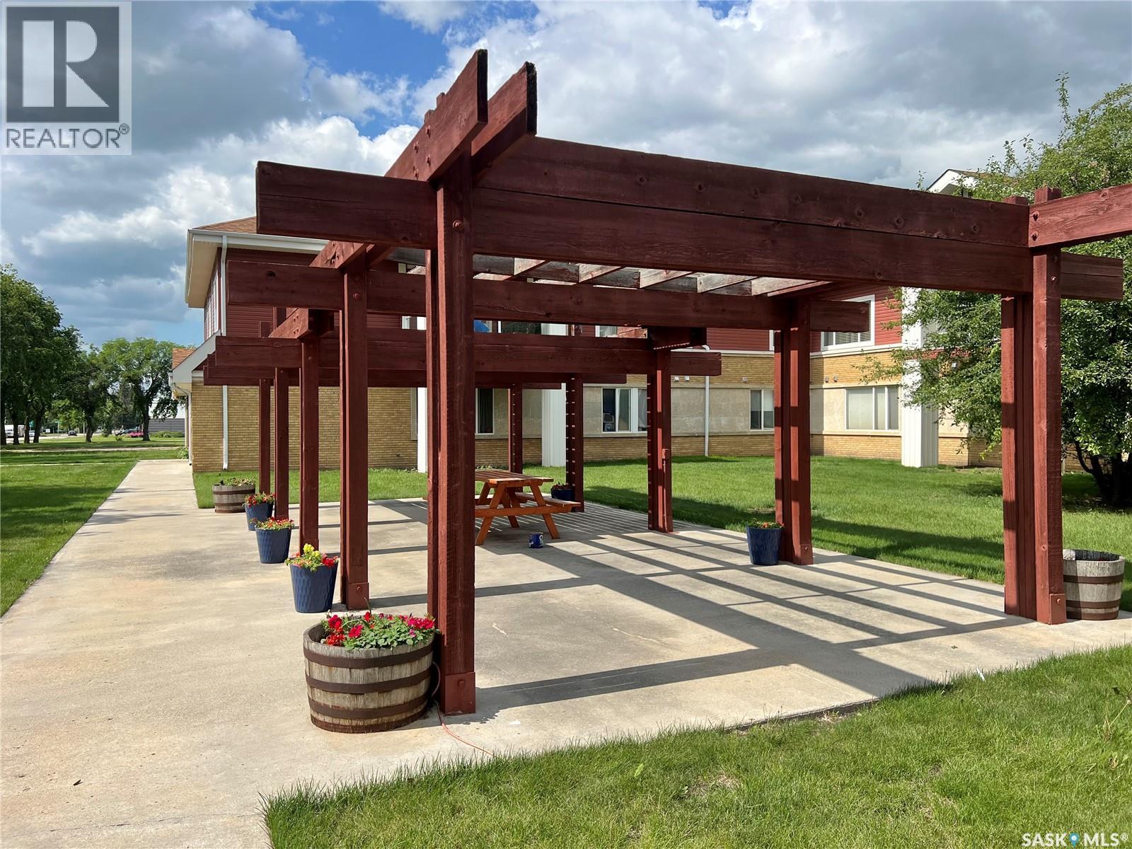 101 302 Bemister AVENUE E - Photo 3 of 22, Melfort, Saskatchewan