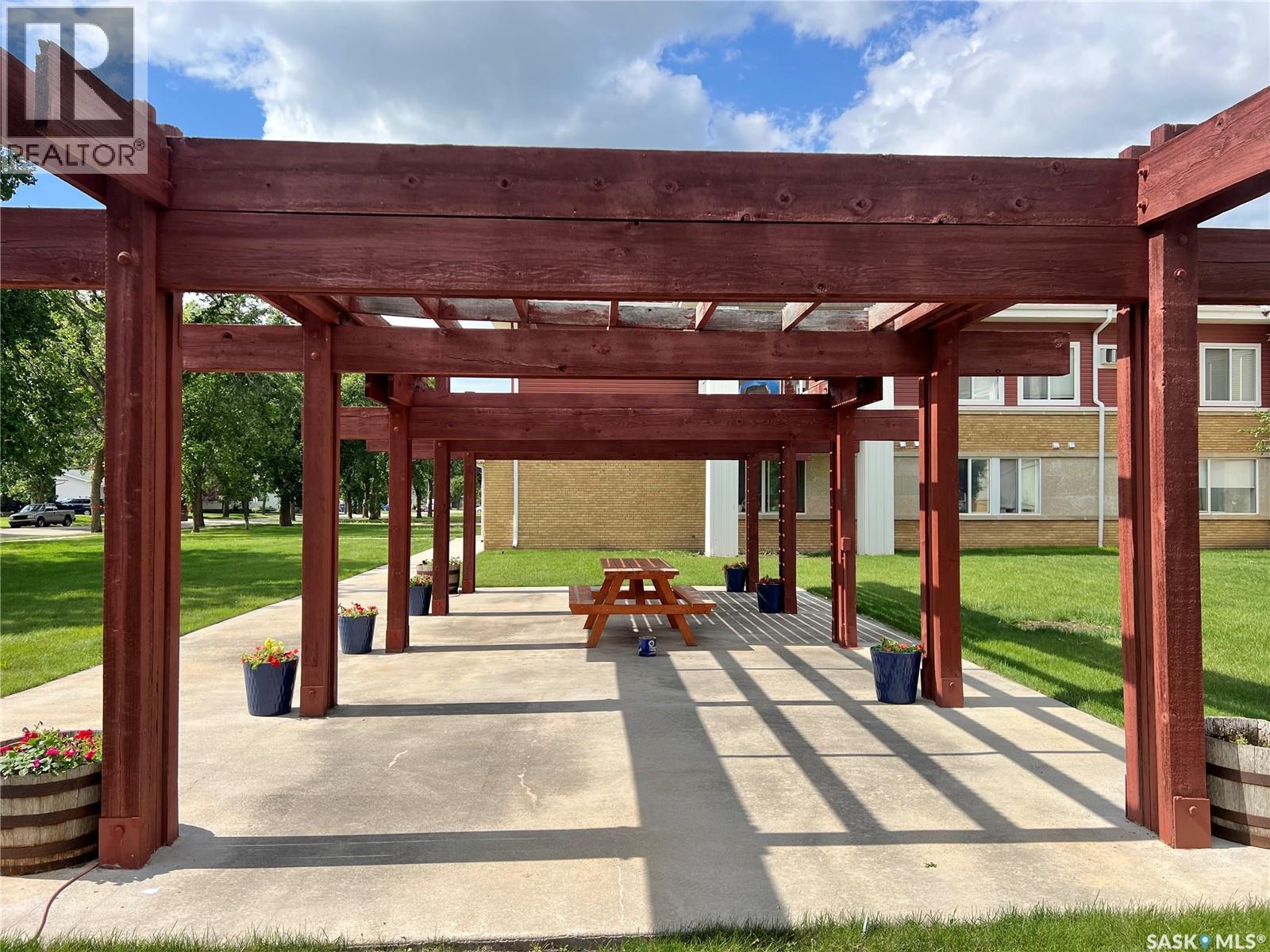 101 302 Bemister AVENUE E - Photo 4 of 22, Melfort, Saskatchewan