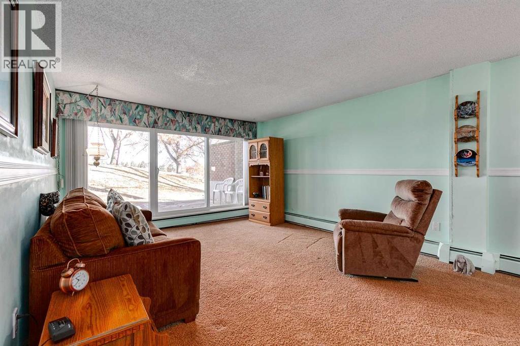 Single Family House for Sale in    Avenue SW Haysboro Calgary 