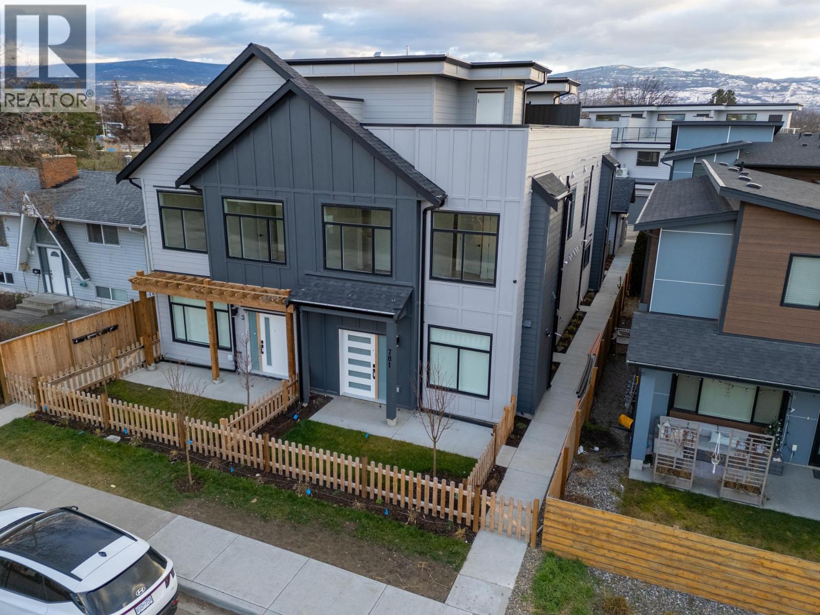 #2-781 Raymer Avenue, Kelowna