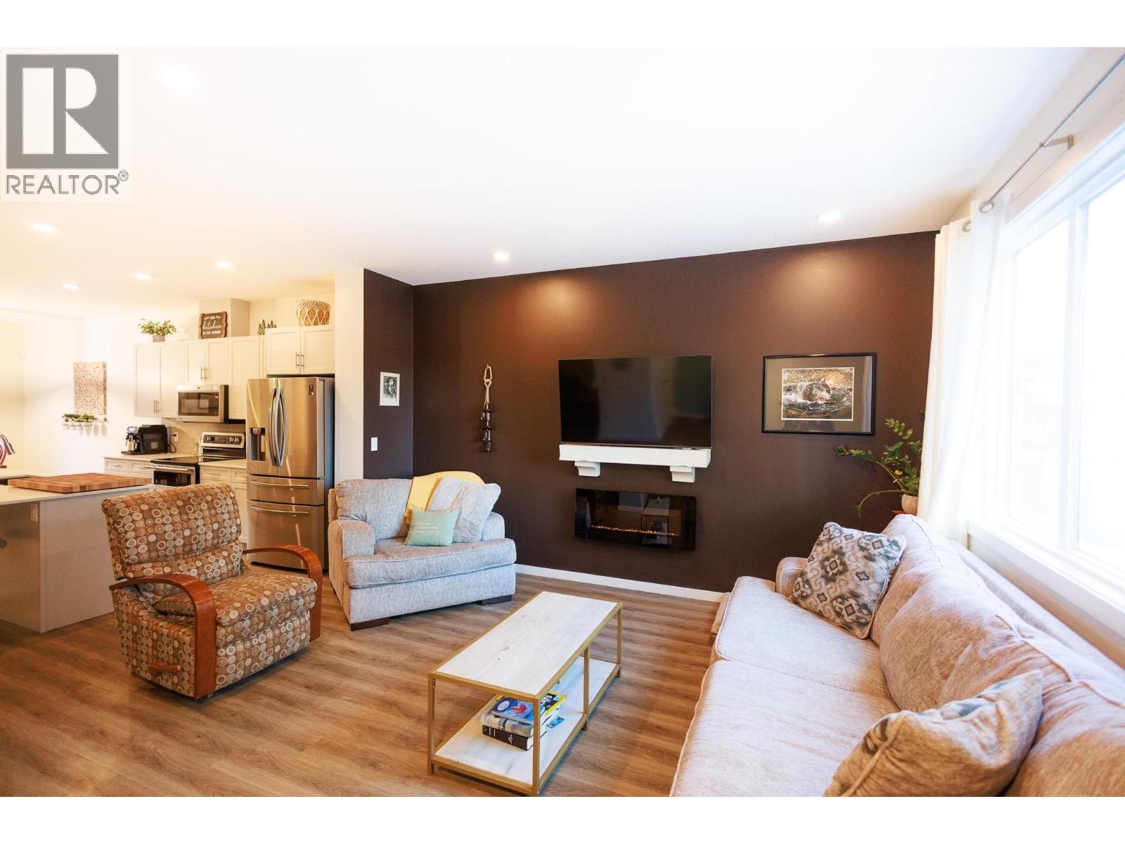 #7-4921 HALLIWELL Avenue, Terrace