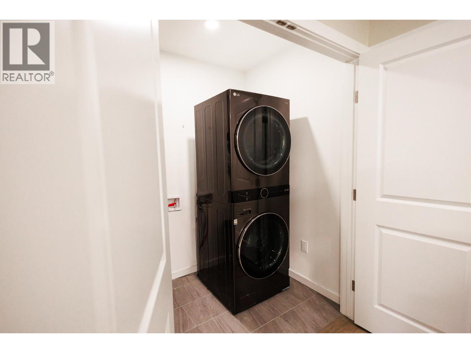 #7-4921 HALLIWELL Avenue, Terrace