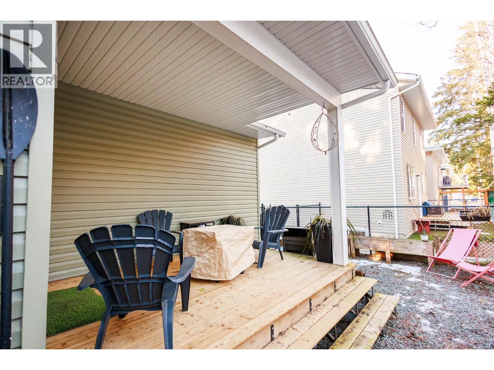 #7-4921 HALLIWELL Avenue, Terrace