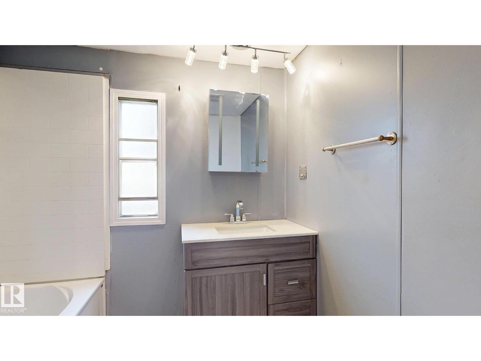 22 West View BV NW, Edmonton