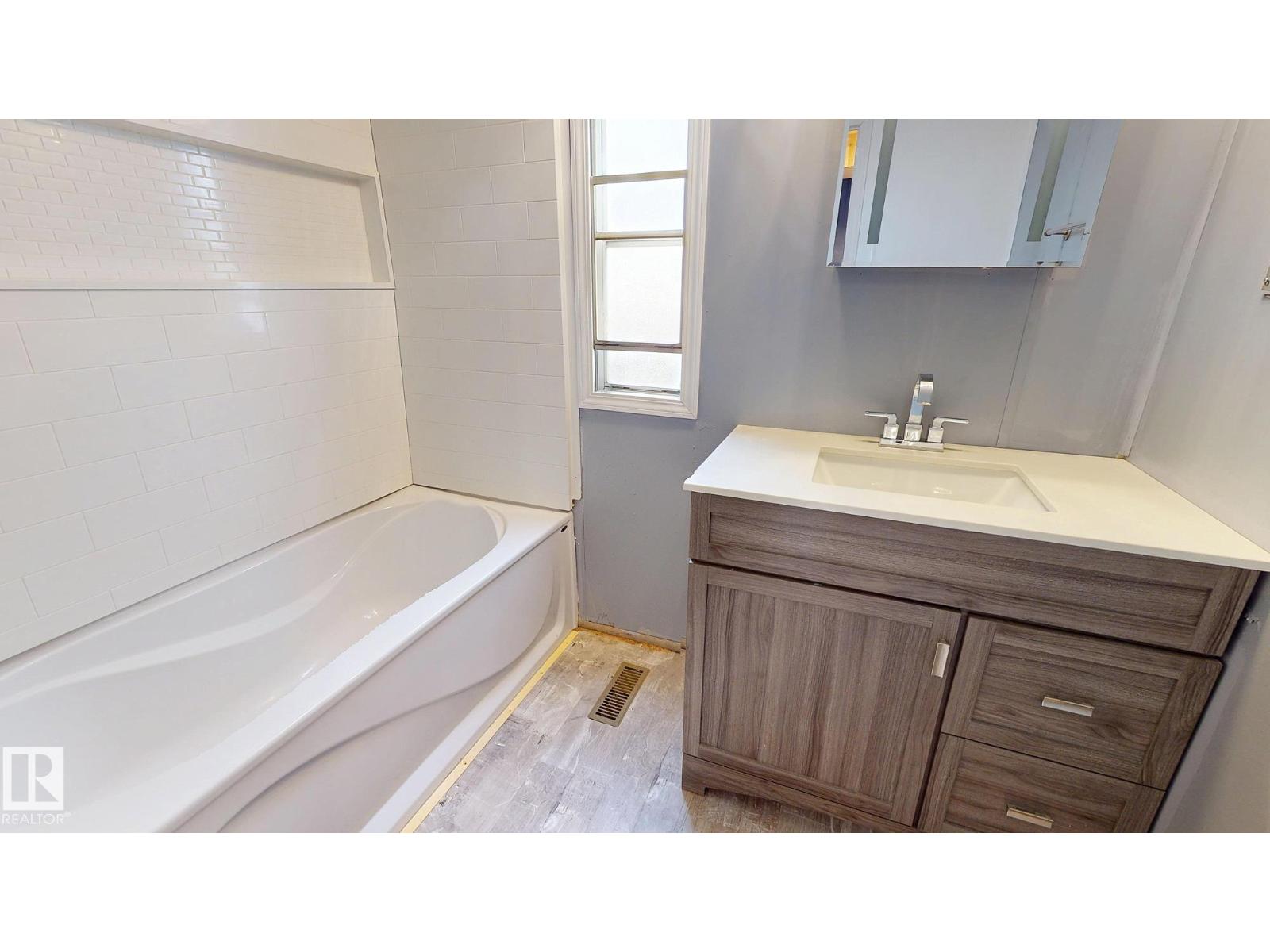 22 West View BV NW, Edmonton