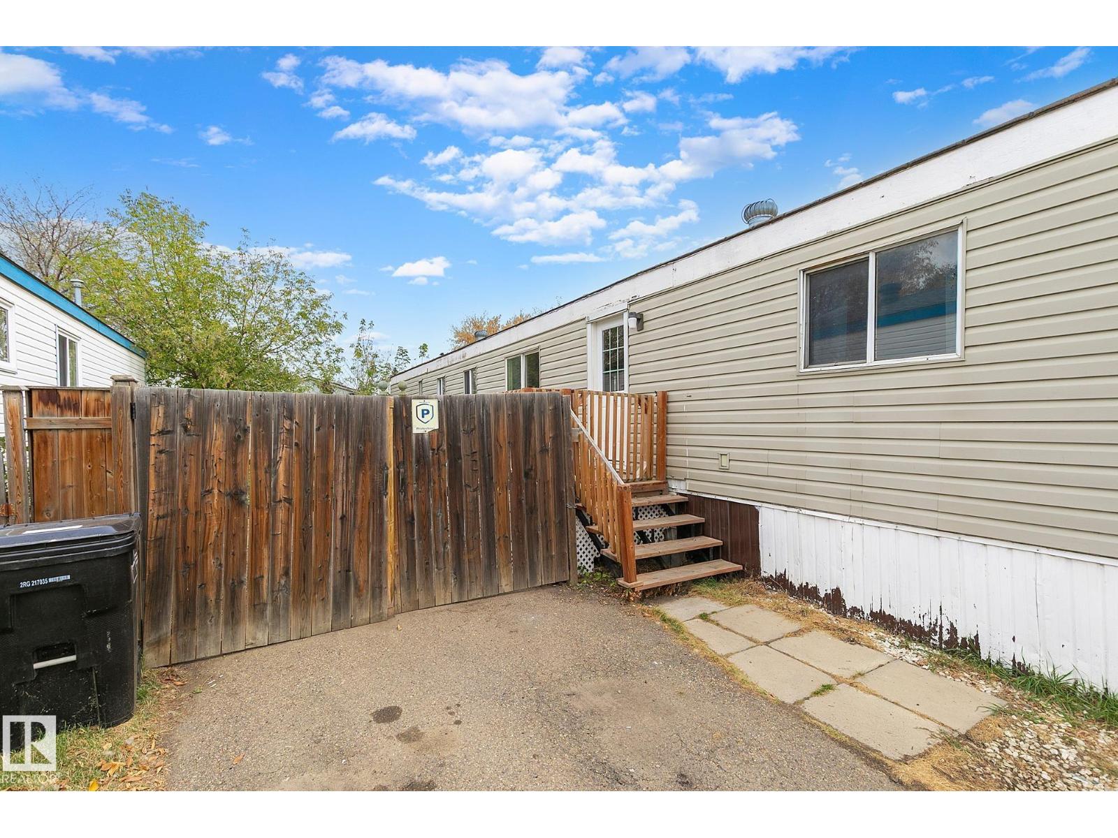 22 West View BV NW, Edmonton