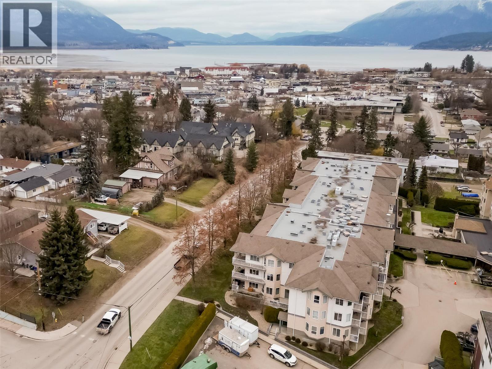 206 250 5th Street Southeast, Salmon Arm