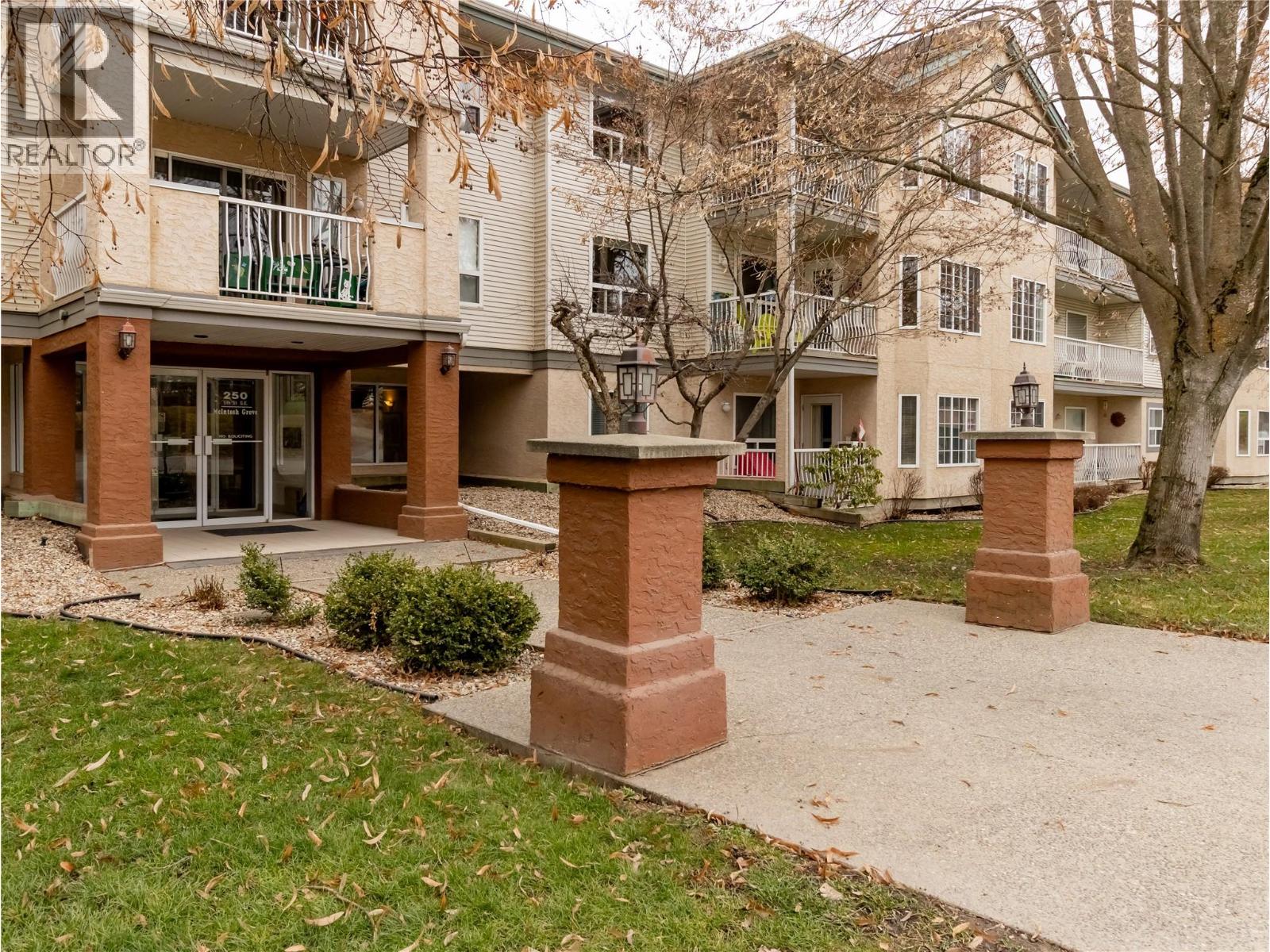 206 250 5th Street Southeast, Salmon Arm